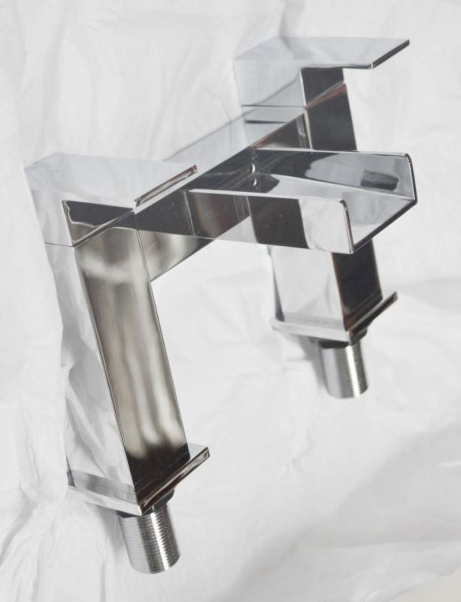 1 x Waterfall Bath Mixer Tap - Chrome Finish - Ref: M177 - CL190 - Unused Boxed Stock - Location: A