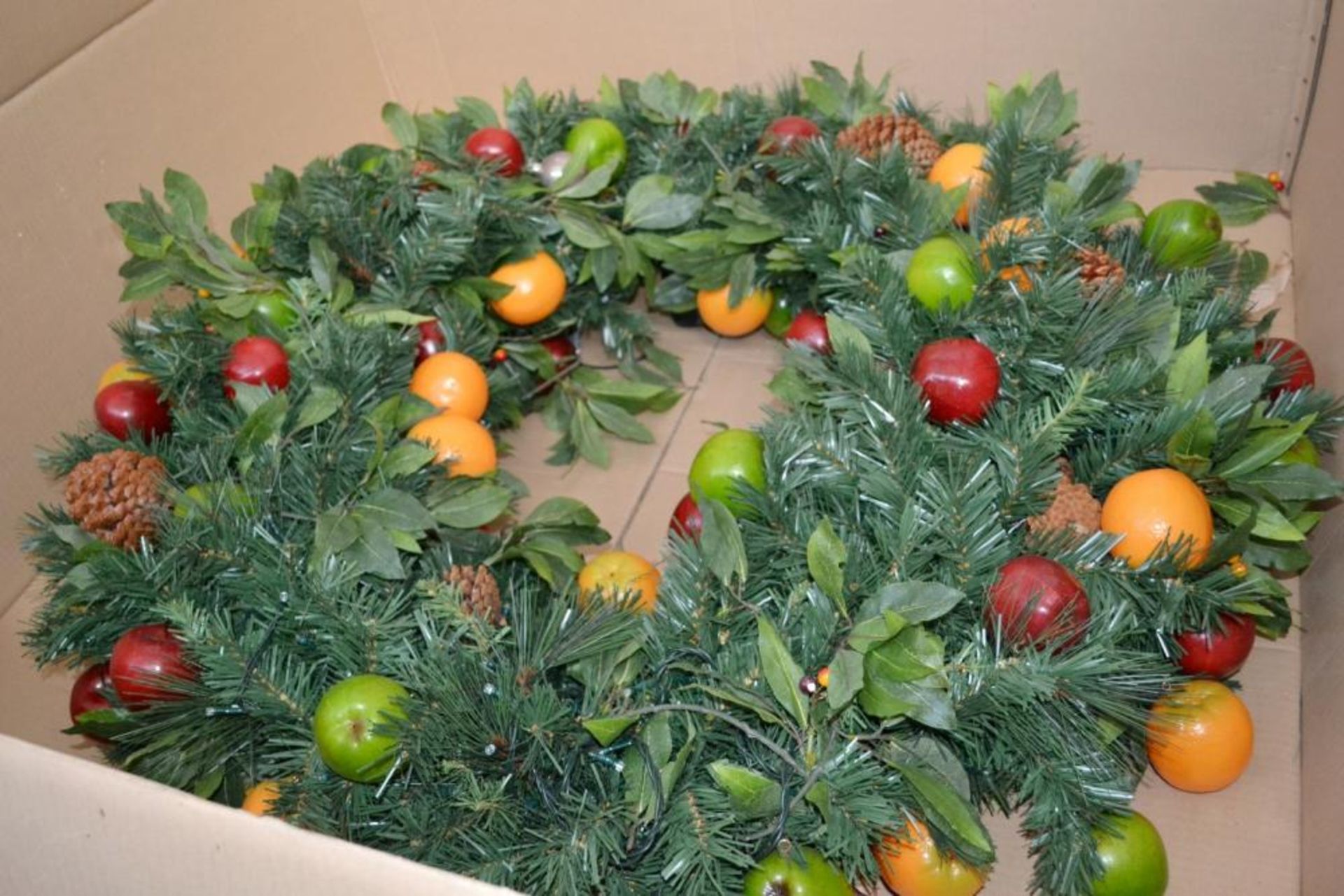 1 x Illuminated Festive Wreath - Stunning Display Items Recently Removed From Harrods - Over 1 Metre - Image 5 of 7