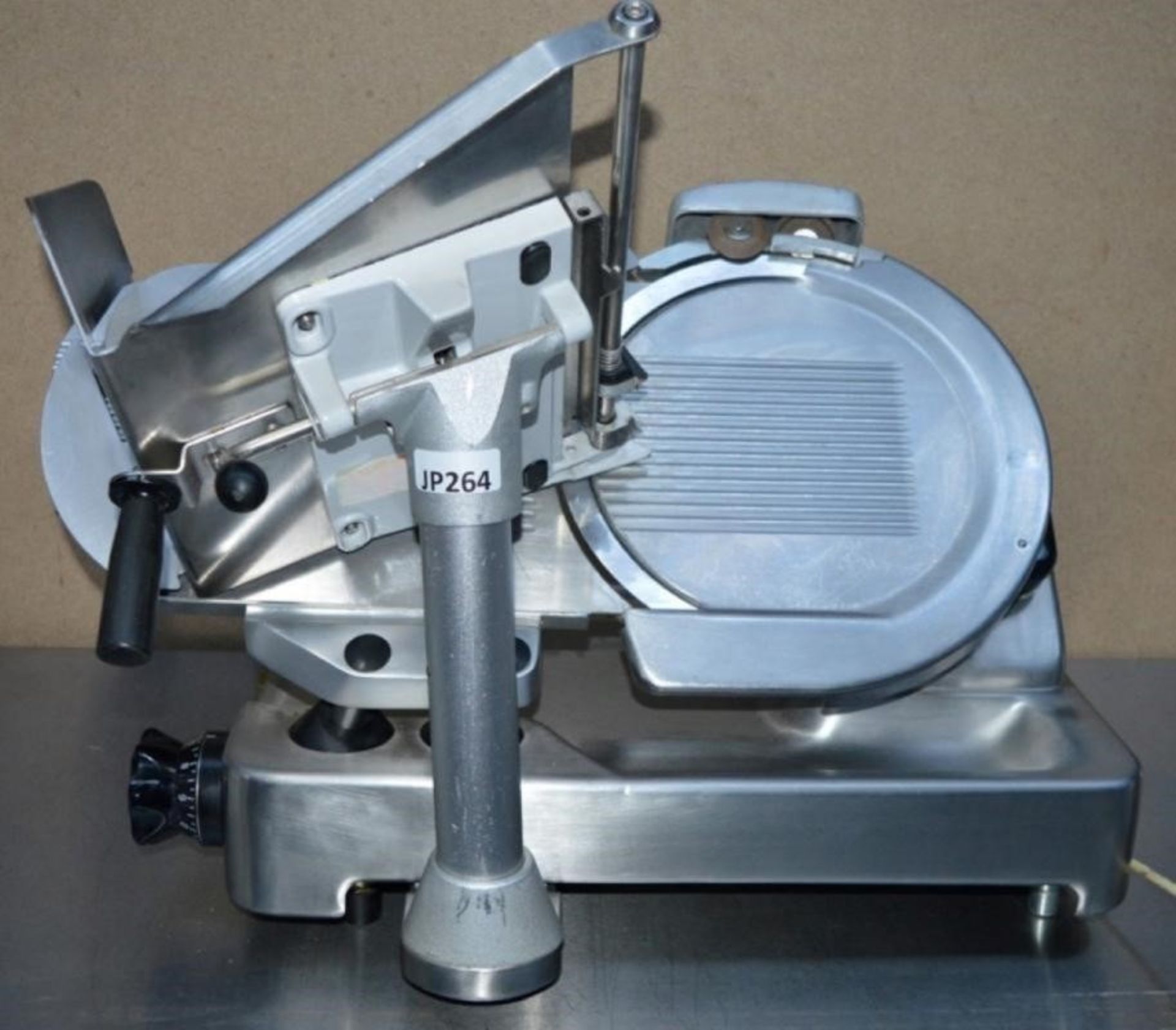 1 x Berkel 800S 12" Commercial Cooked Meat / Bacon Slicer - 220-240v - Dimensions H58 x W72 x D48 cm