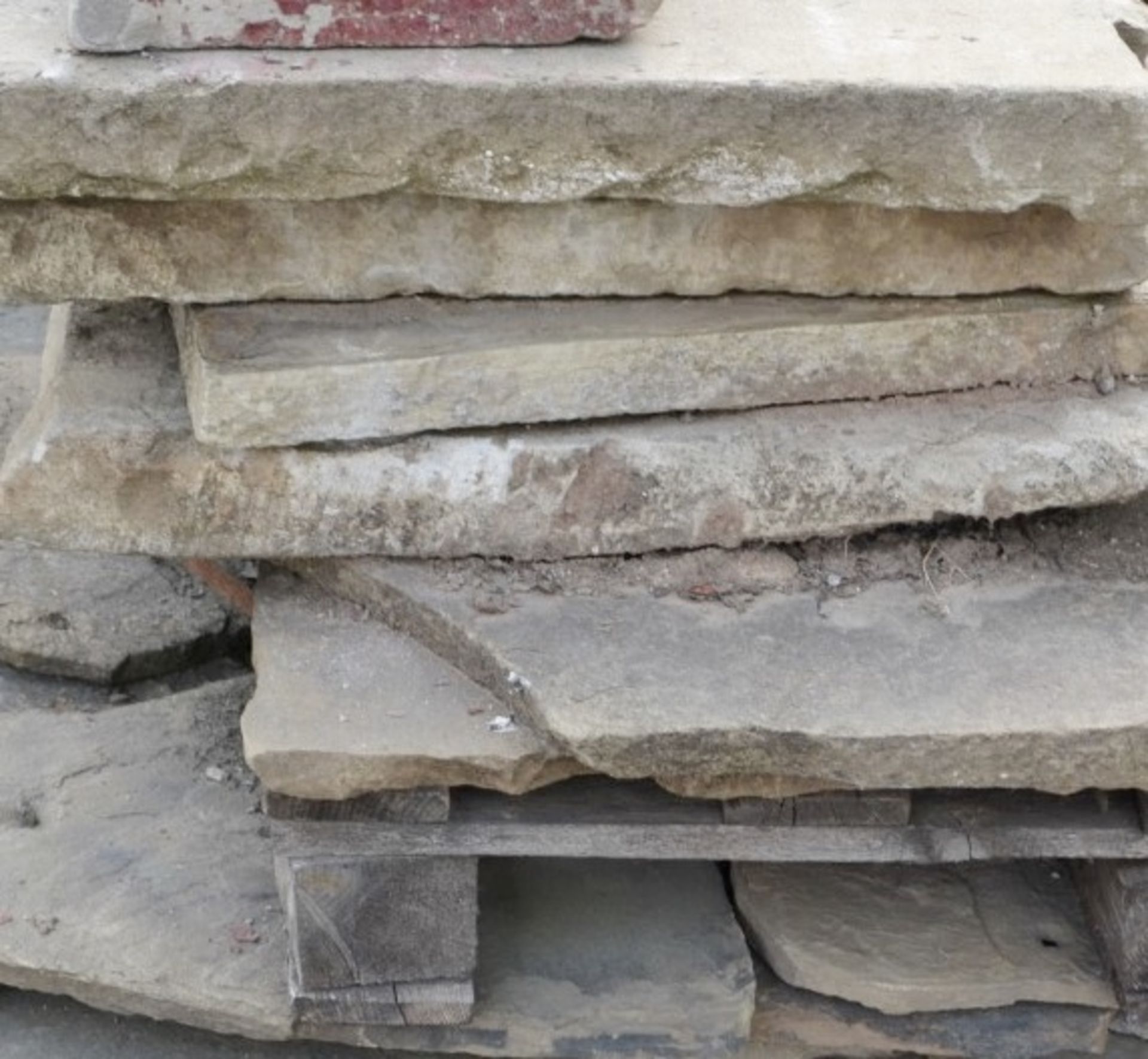 1 x Pallet Of Assorted Pieces Of Stone And Slate - Ref: IT561 - CL403 - Location: Cheshire WA16 - Image 3 of 4