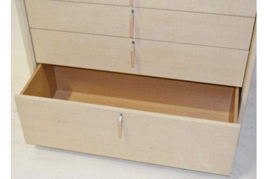 1 x GAUTIER Chest Of Drawers With A Natural Oak Finish - Dimensions: W94 x D45 x H79.5cm - CL268 - R - Image 4 of 5