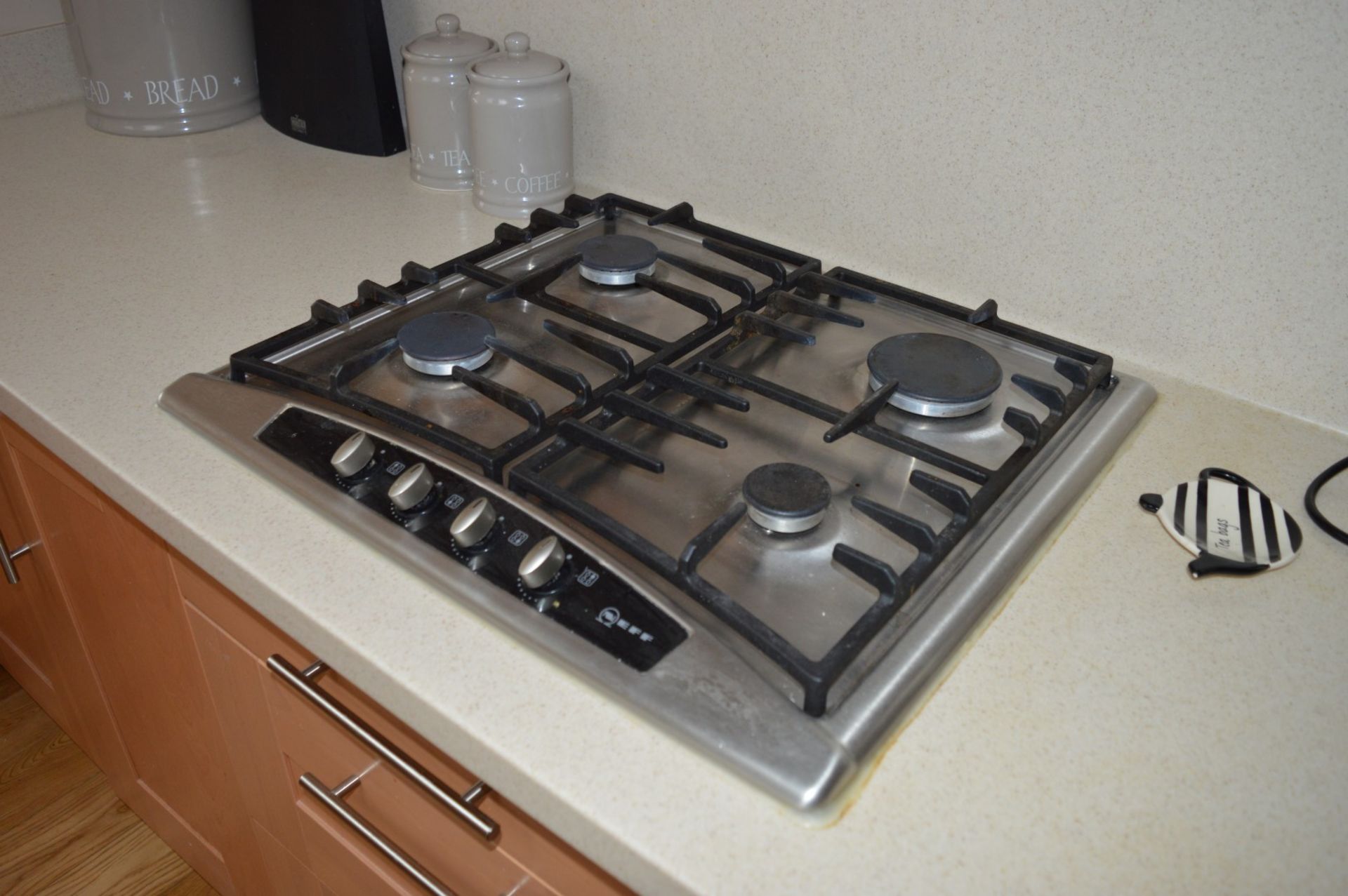 1 x Bespoke Maelstrom Solid Wood Fitted Kitchen With Corian Tops - In Excellent Condition - Neff - Image 29 of 65