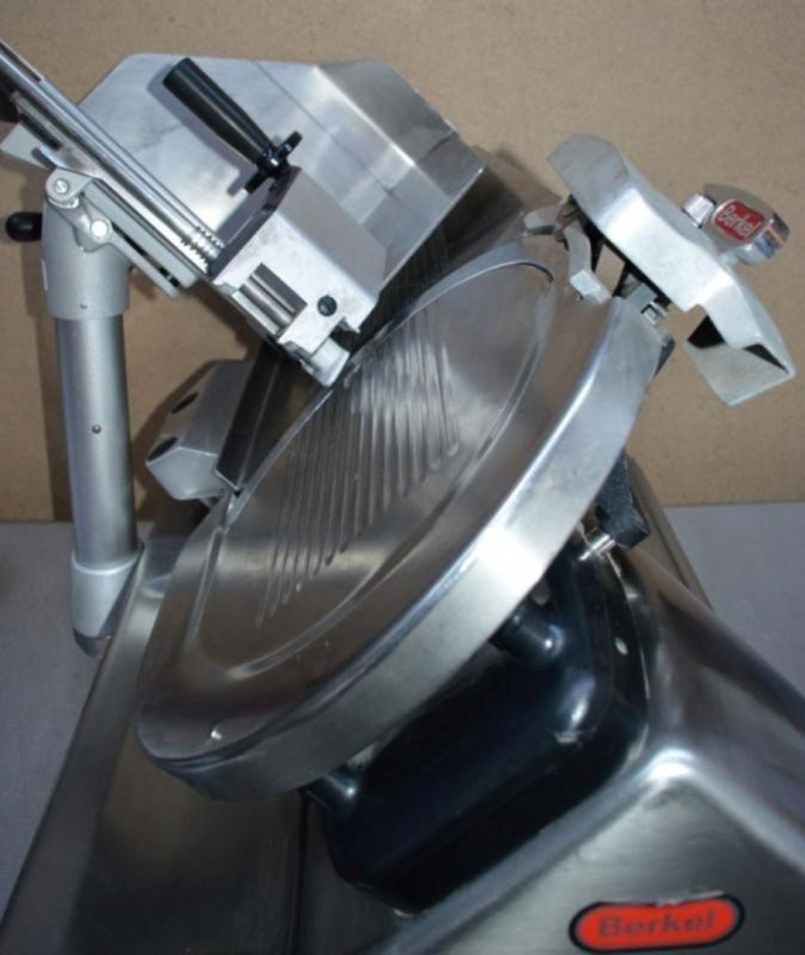 1 x Berkel 800S 12" Commercial Cooked Meat / Bacon Slicer - 220-240v - Dimensions H58 x W72 x D48 cm - Image 6 of 9