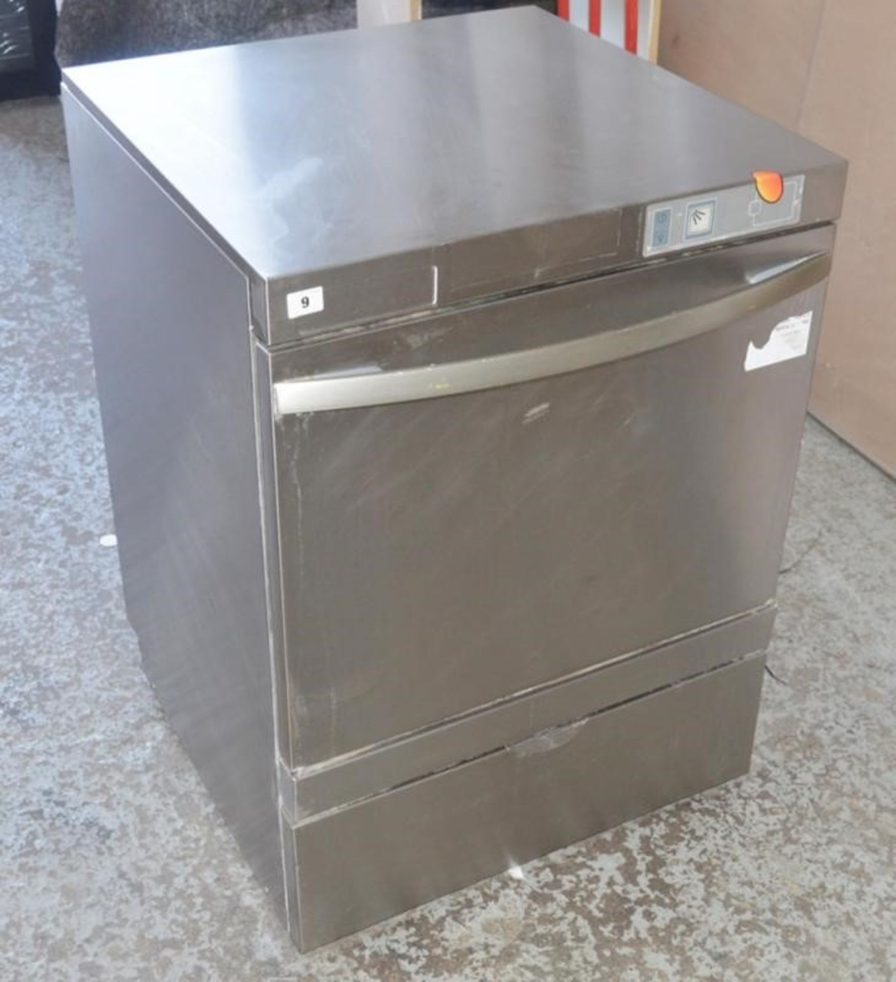 1 x Commercial Dishwasher - Stainless Steel Finish - Ref: IT552 - CL007 - Dimensions: H81 x W60 x D6 - Image 6 of 8