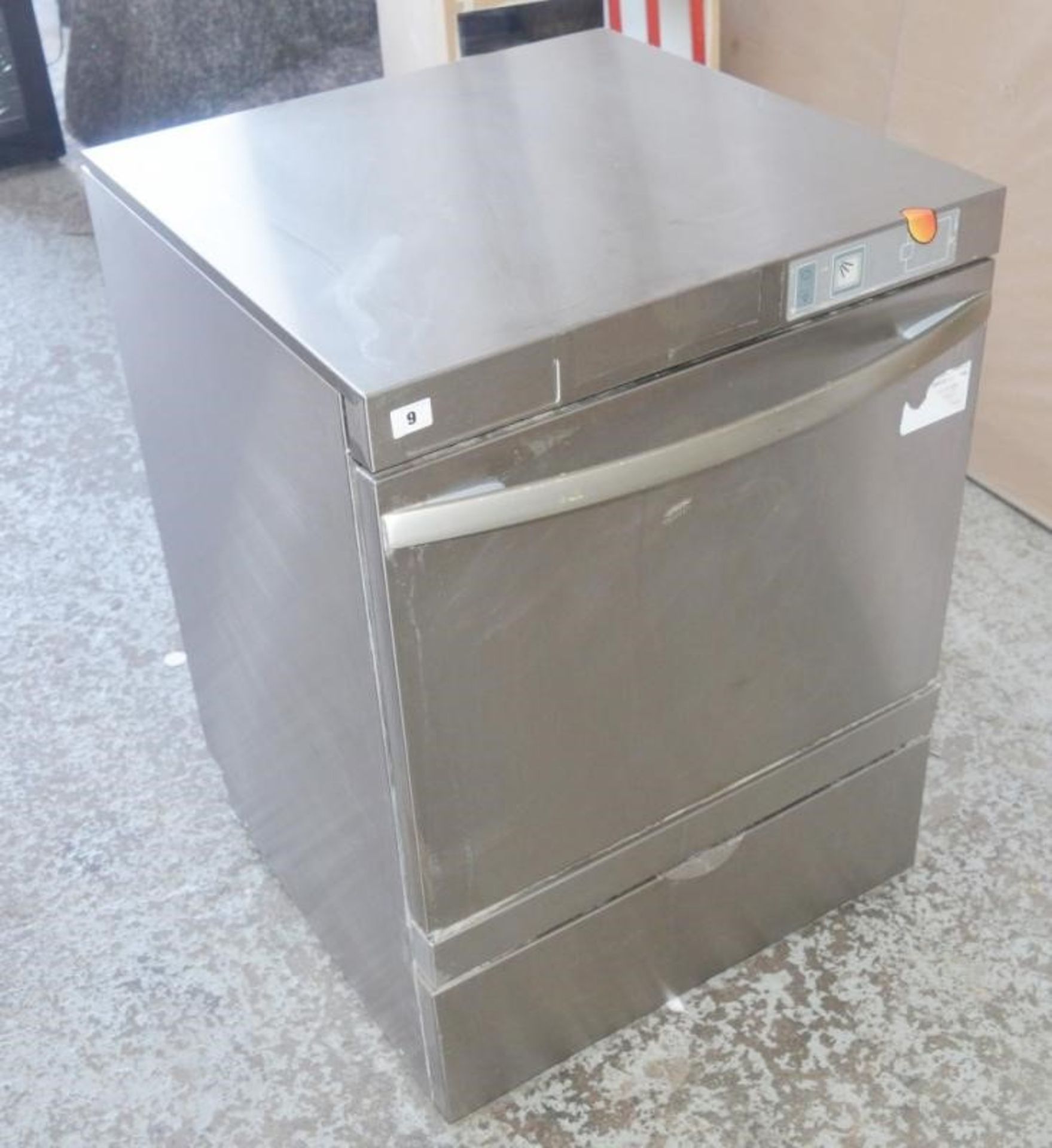 1 x Commercial Dishwasher - Stainless Steel Finish - Ref: IT552 - CL007 - Dimensions: H81 x W60 x D6 - Image 8 of 8