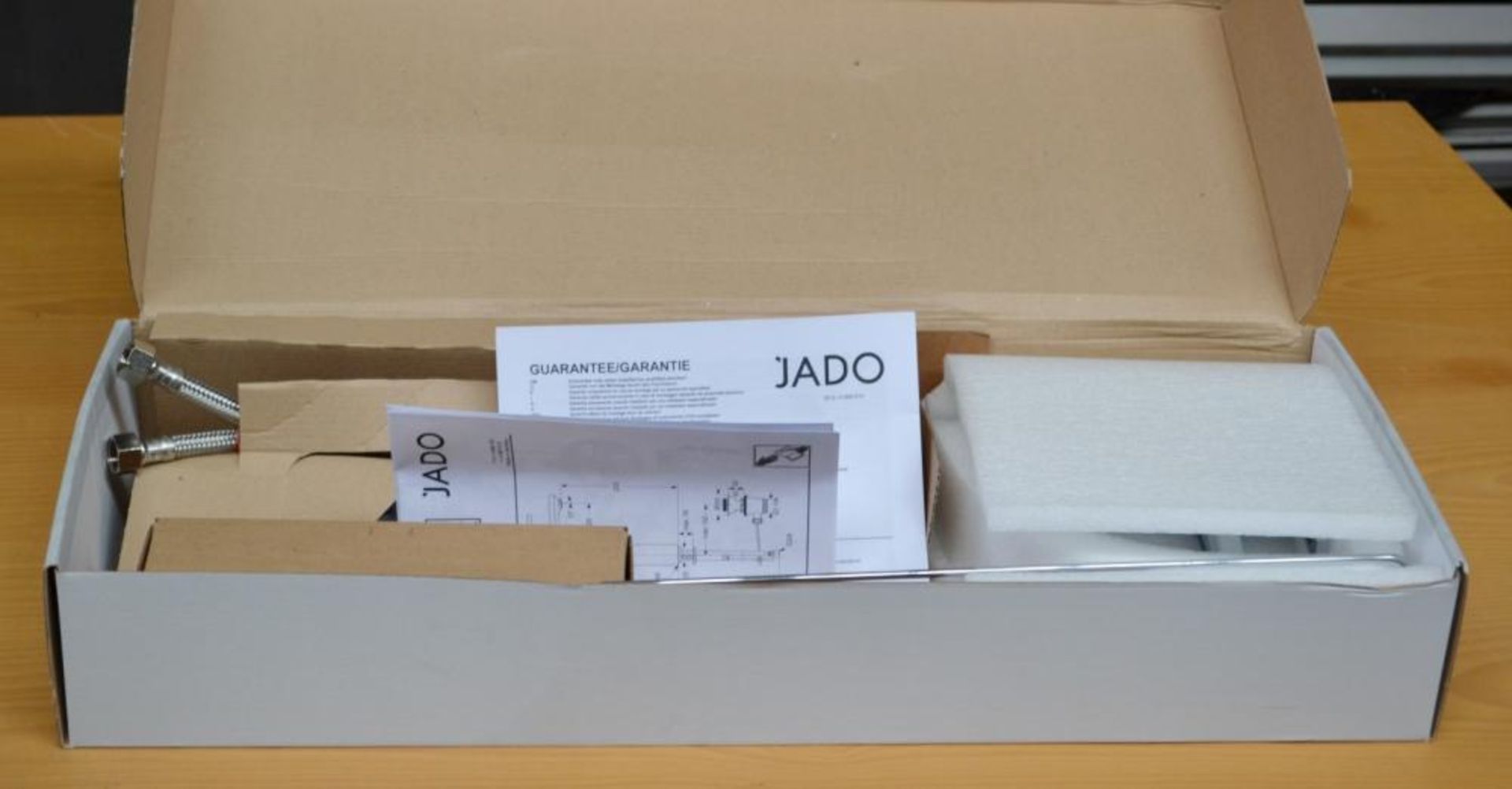 1 x Ideal Standard JADO "Neon" Vessel Single Lever Basin Mixer With Waste (A5581AA) - New / Unused B - Image 4 of 10