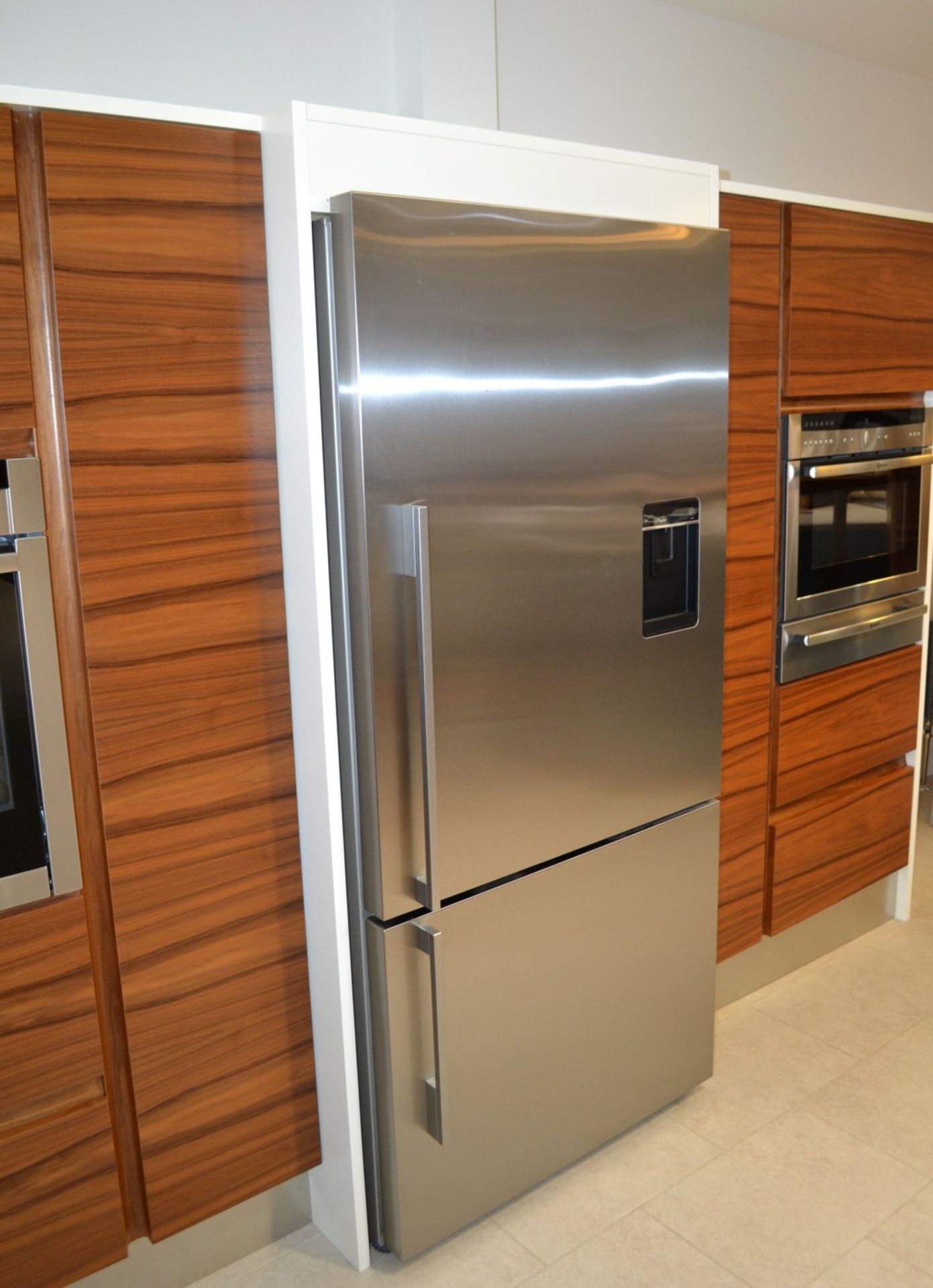 1 x Fisher & Paykel Stainless Steel 790mm 469 Litre Fridge Freezer from Showroom Display Kitchen - - Image 2 of 17
