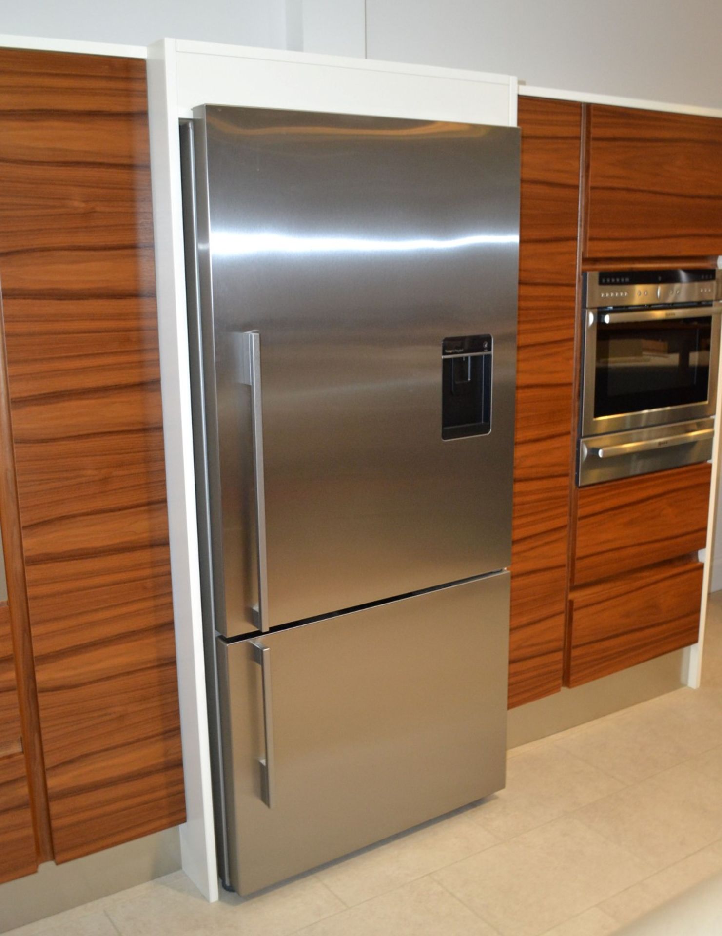 1 x Fisher & Paykel Stainless Steel 790mm 469 Litre Fridge Freezer from Showroom Display Kitchen - - Image 16 of 17