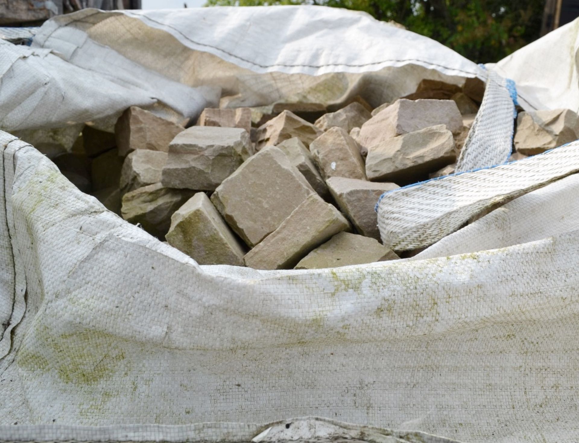 Approx 100 x Pieces Of Cobble Stone In A Bulk Bag - Ref: IT569 - CL403 - Location: Cheshire WA16 The - Image 3 of 3