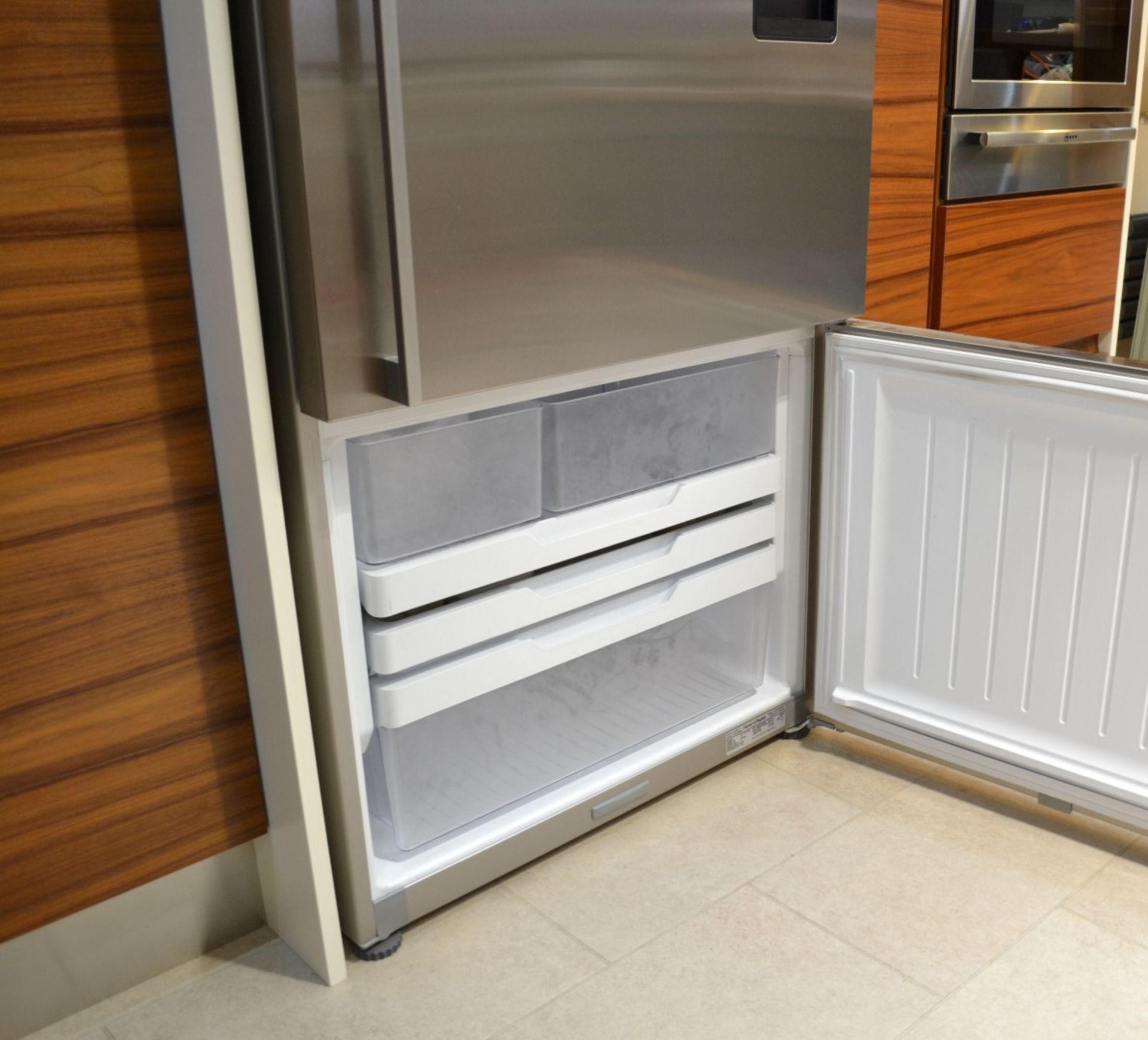 1 x Fisher & Paykel Stainless Steel 790mm 469 Litre Fridge Freezer from Showroom Display Kitchen - - Image 11 of 17