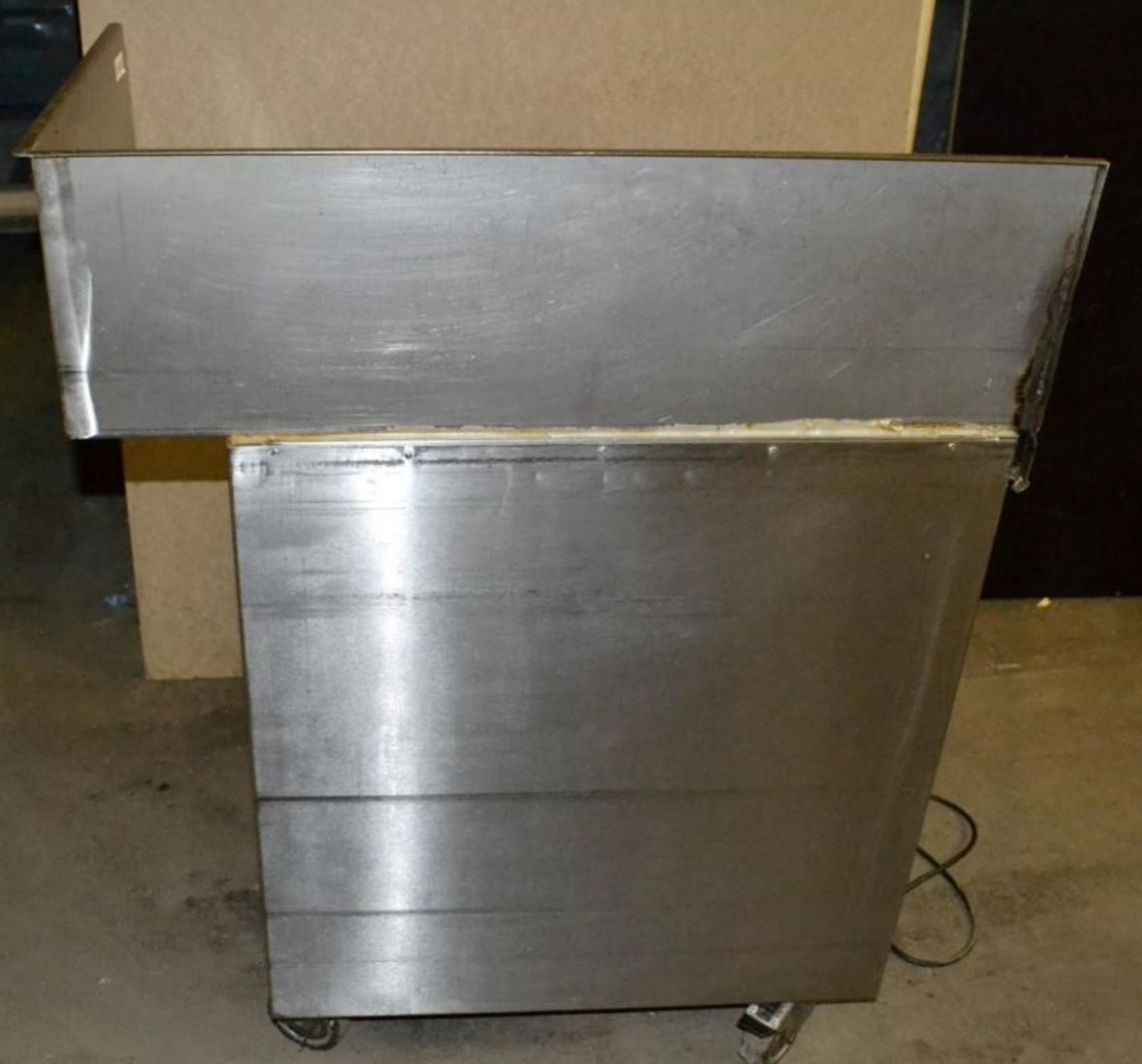 1 x Stainless Steel Commercial Hot Cupboard With Corner Spashback - Dimensions: 85 x 50 x H110cm - C - Image 4 of 4