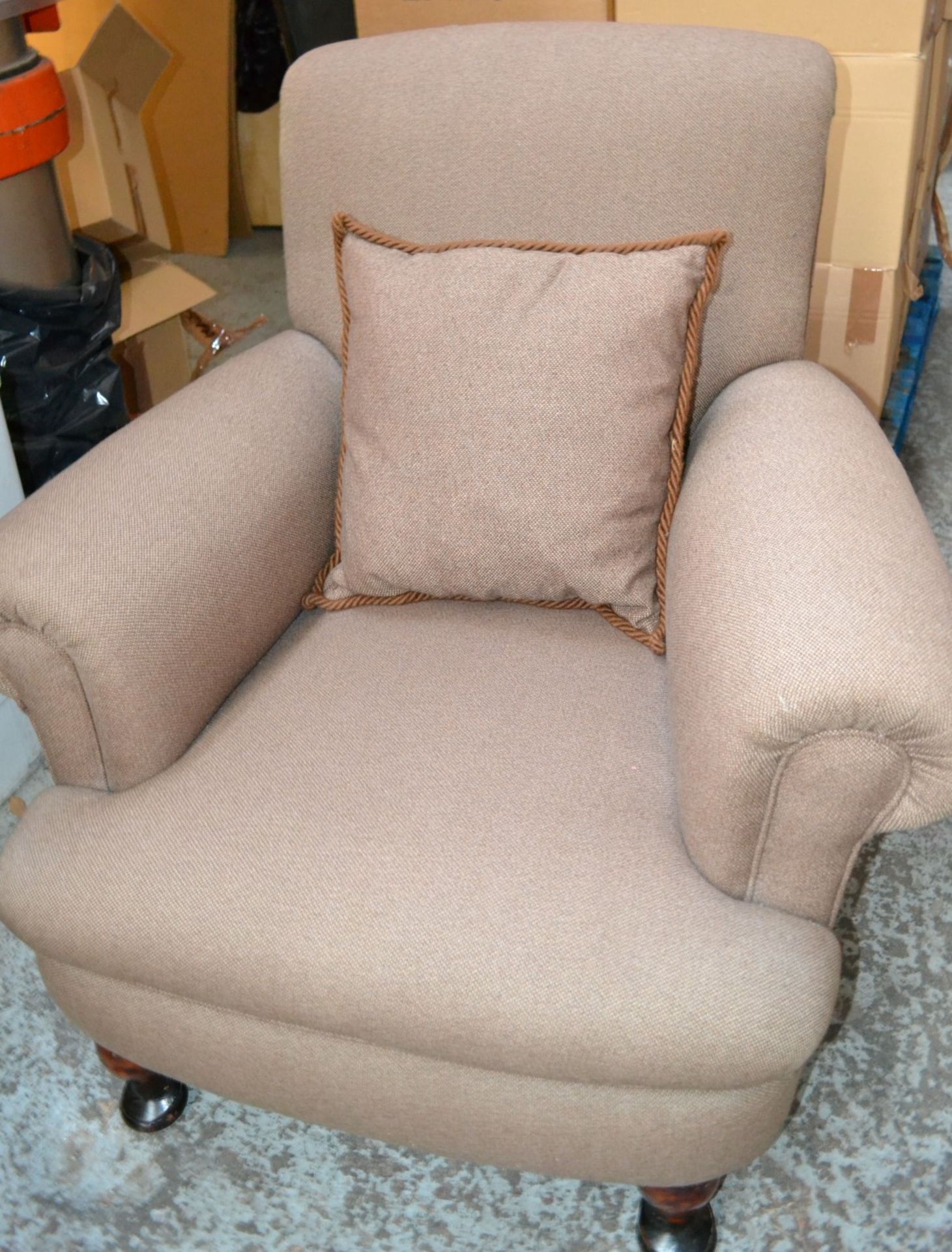 1 x Attractive Brown Fabric Armchair With Wooden Legs - CL314 - Location: Altrincham WA14 - *NO VAT - Image 2 of 13