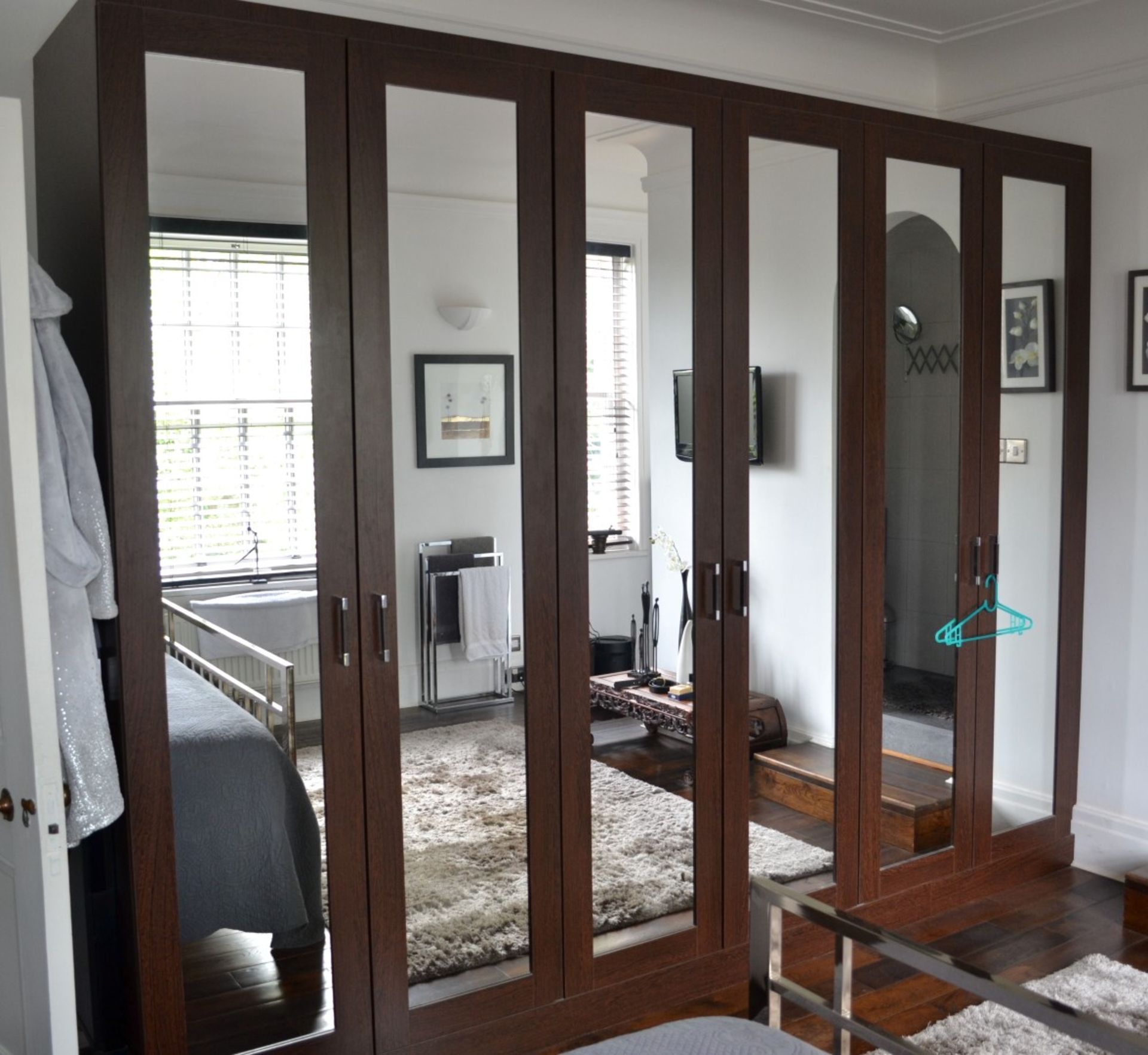 1 x Set of Mirrored Front Fitted Wardrobes - CL321 - Location: Bramhall SK7 - *NO VAT On Hammer* The - Image 2 of 4