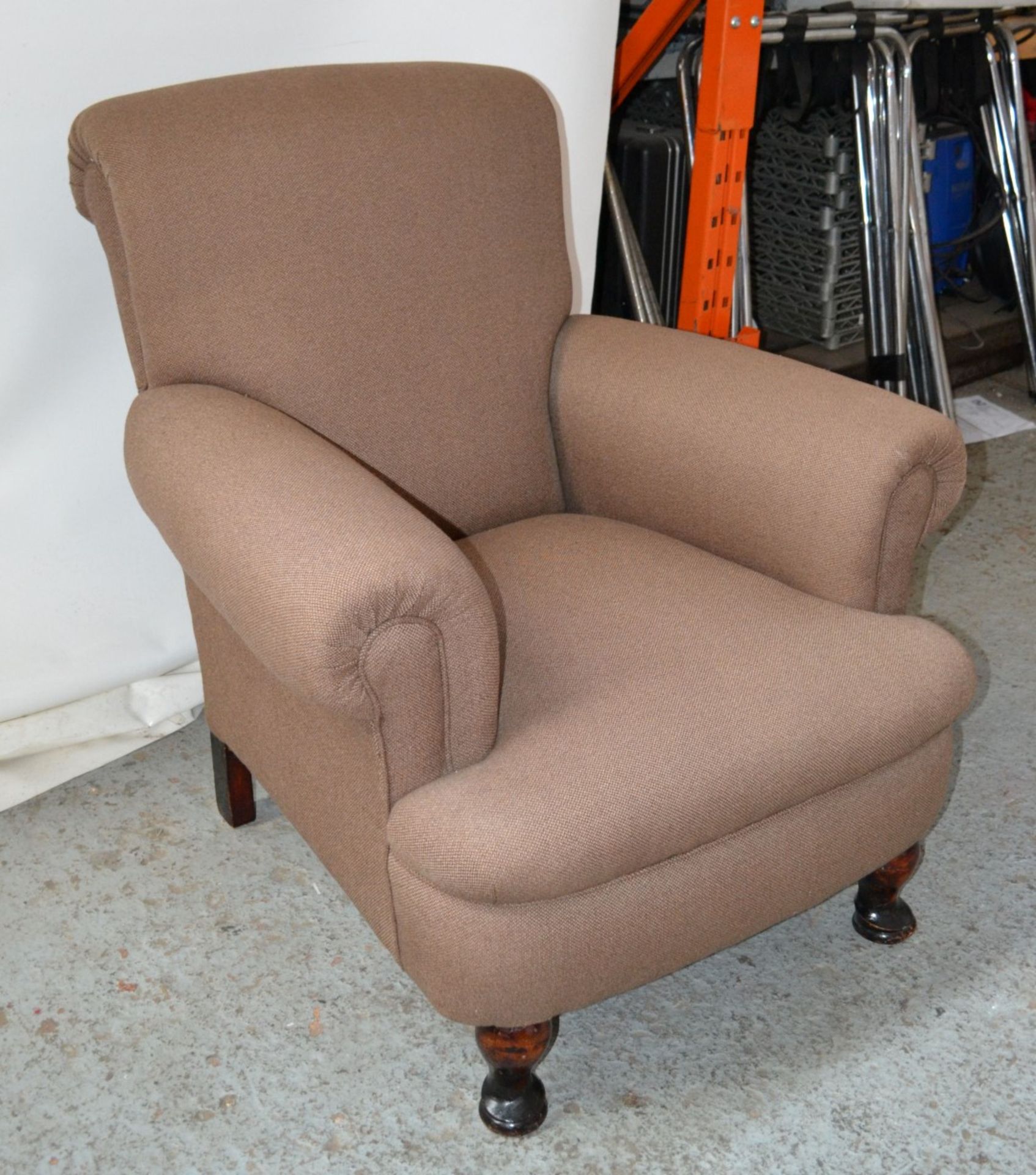 1 x Attractive Brown Fabric Armchair With Wooden Legs - CL314 - Location: Altrincham WA14 - *NO VAT - Image 7 of 13