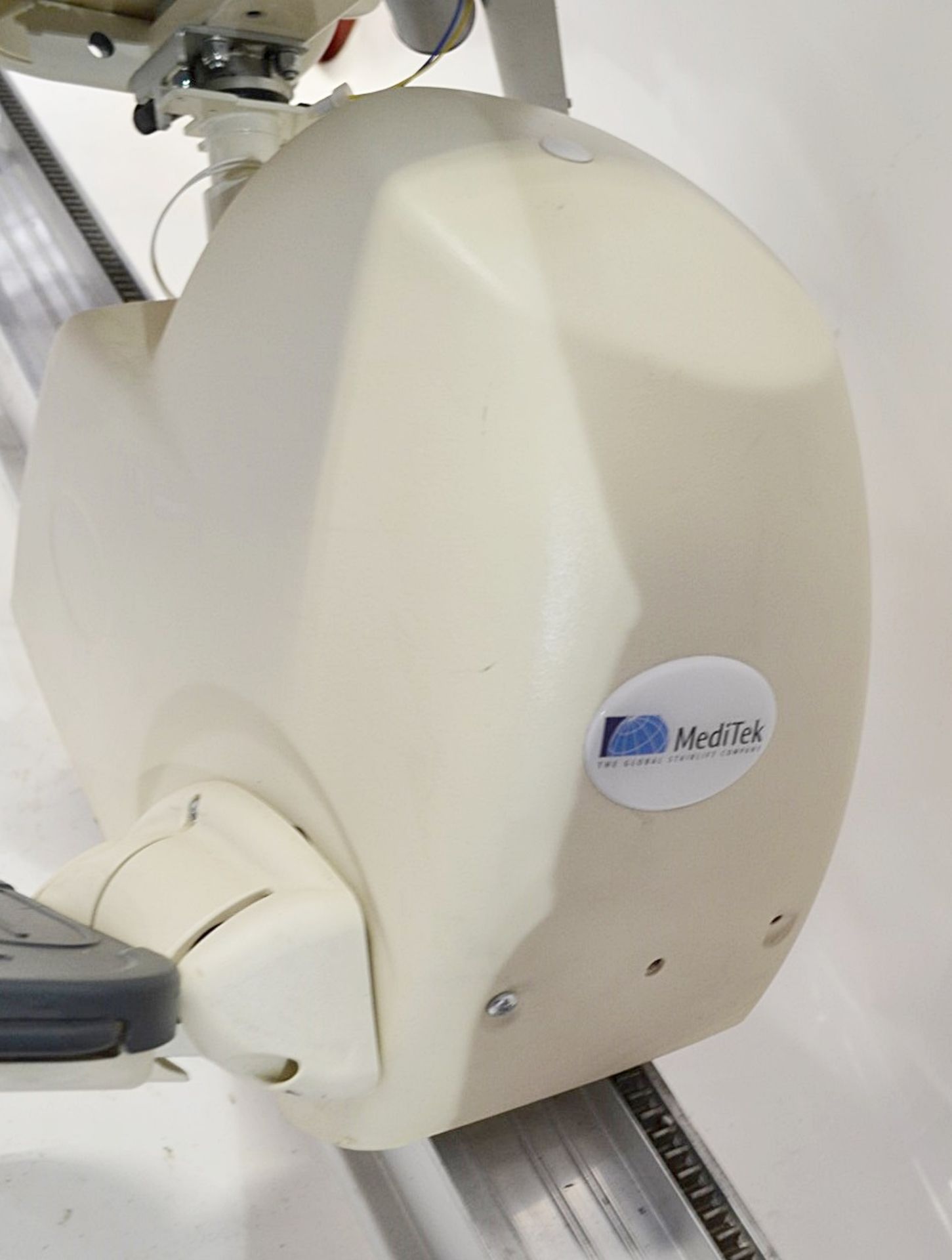 1 x Meditek D120 Deluxe Ascending Straight Stairlift With Powered Swivel Seat And Hinge Track - - Image 13 of 22