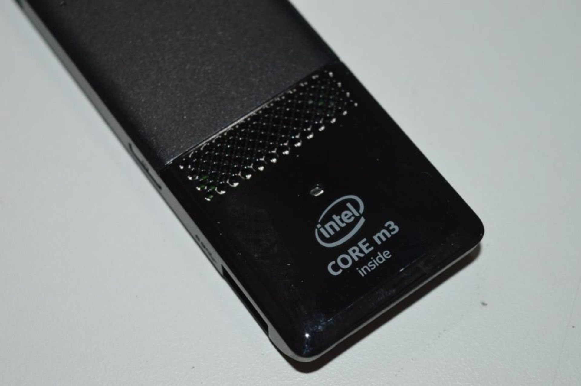 1 x Intel Computer Stick With 6th Generation Intel M3-6730 2.2ghz Processor - 64gb Storage - 4gb DDR - Bild 3 aus 4