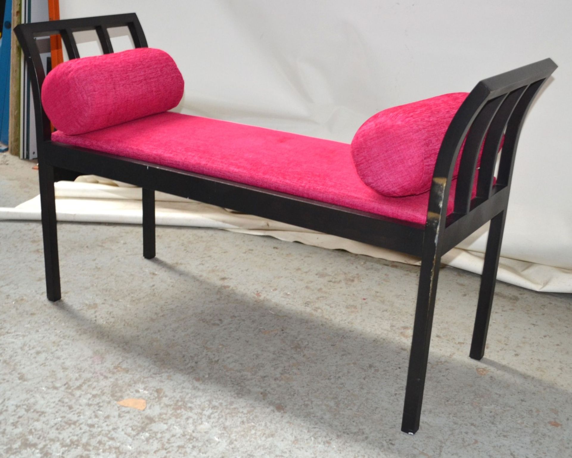 1 x Magenta Upholstered Bedroom Bench with 2 Cushions - CL314 - Location: Altrincham WA14 - *NO VAT - Image 5 of 11