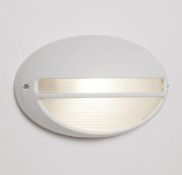 1 x Die Cast Aluminium WHITE IP44 Oval Outdoor Light With Ridged Opal Glass Wb/flush - Ex Display St
