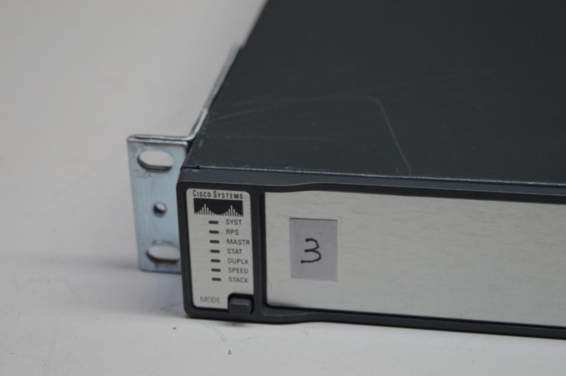 1 x Cisco Catalyst 3750G Series WS-C3750G-24TS Network Switch - CL285 - Ref J791 - Location: Altrinc - Bild 2 aus 5