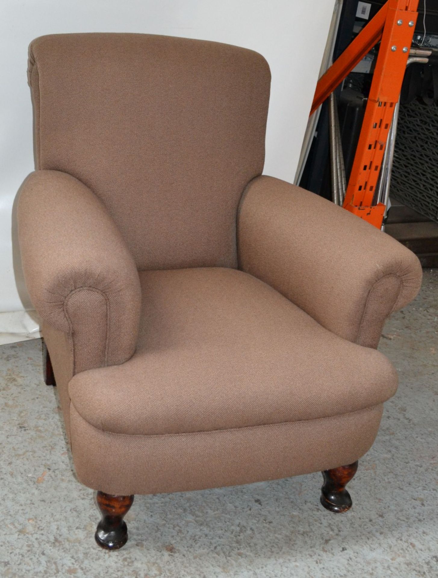 1 x Attractive Brown Fabric Armchair With Wooden Legs - CL314 - Location: Altrincham WA14 - *NO VAT - Image 10 of 13