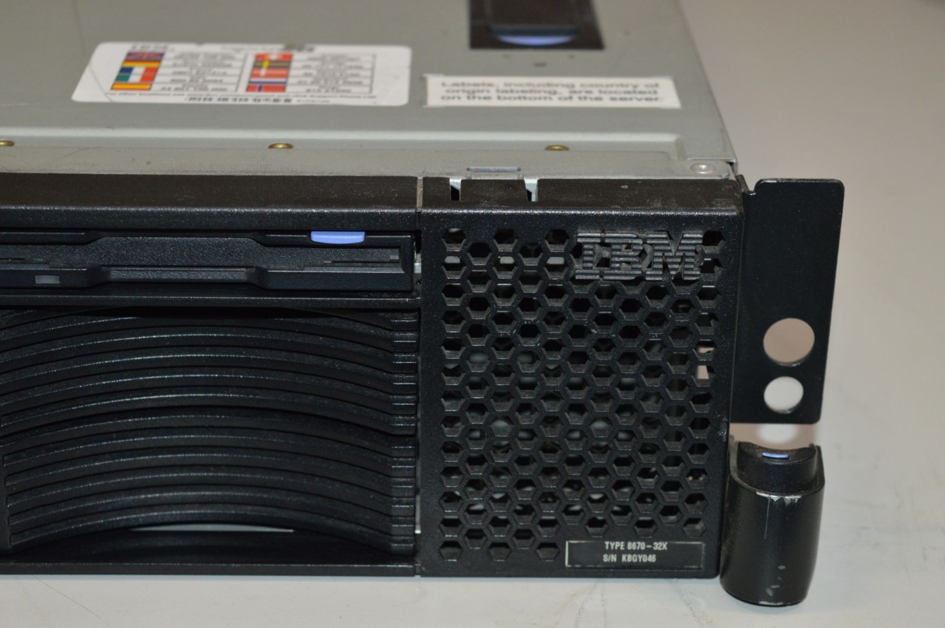 1 x IBM xSeries 345 Server - Includes Dual Xeon Processors, 1gb Ram, Raid Card - Hard Disk Drives - Bild 4 aus 8