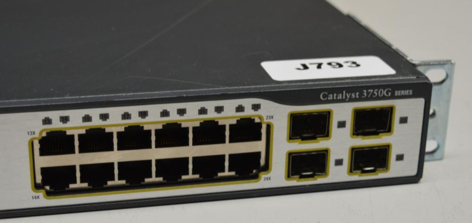 1 x Cisco Catalyst 3750G Series WS-C3750G-24TS Network Switch - CL285 - Ref J793 - Location: Altrinc - Image 2 of 5