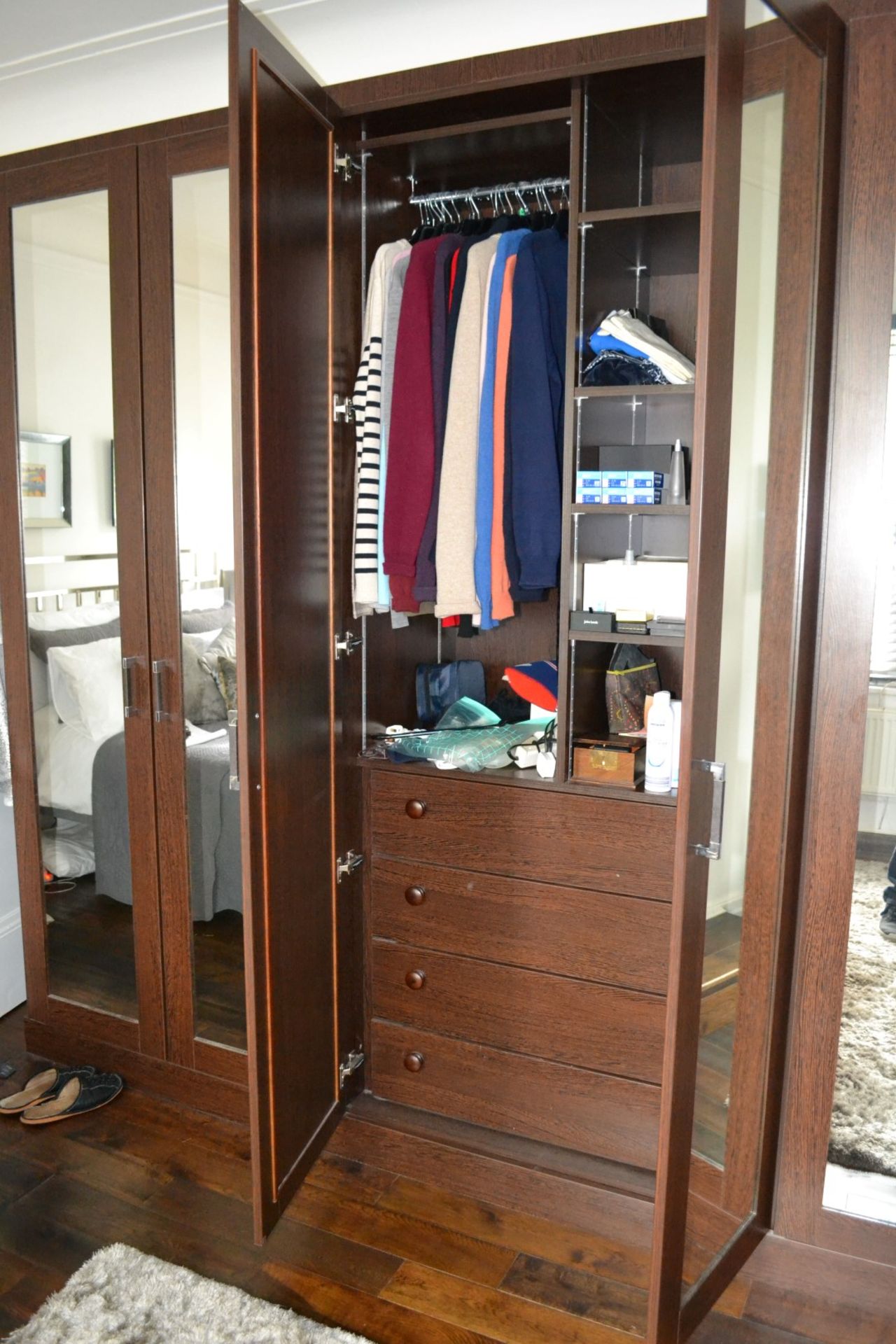 1 x Set of Mirrored Front Fitted Wardrobes - CL321 - Location: Bramhall SK7 - *NO VAT On Hammer* The - Image 4 of 4