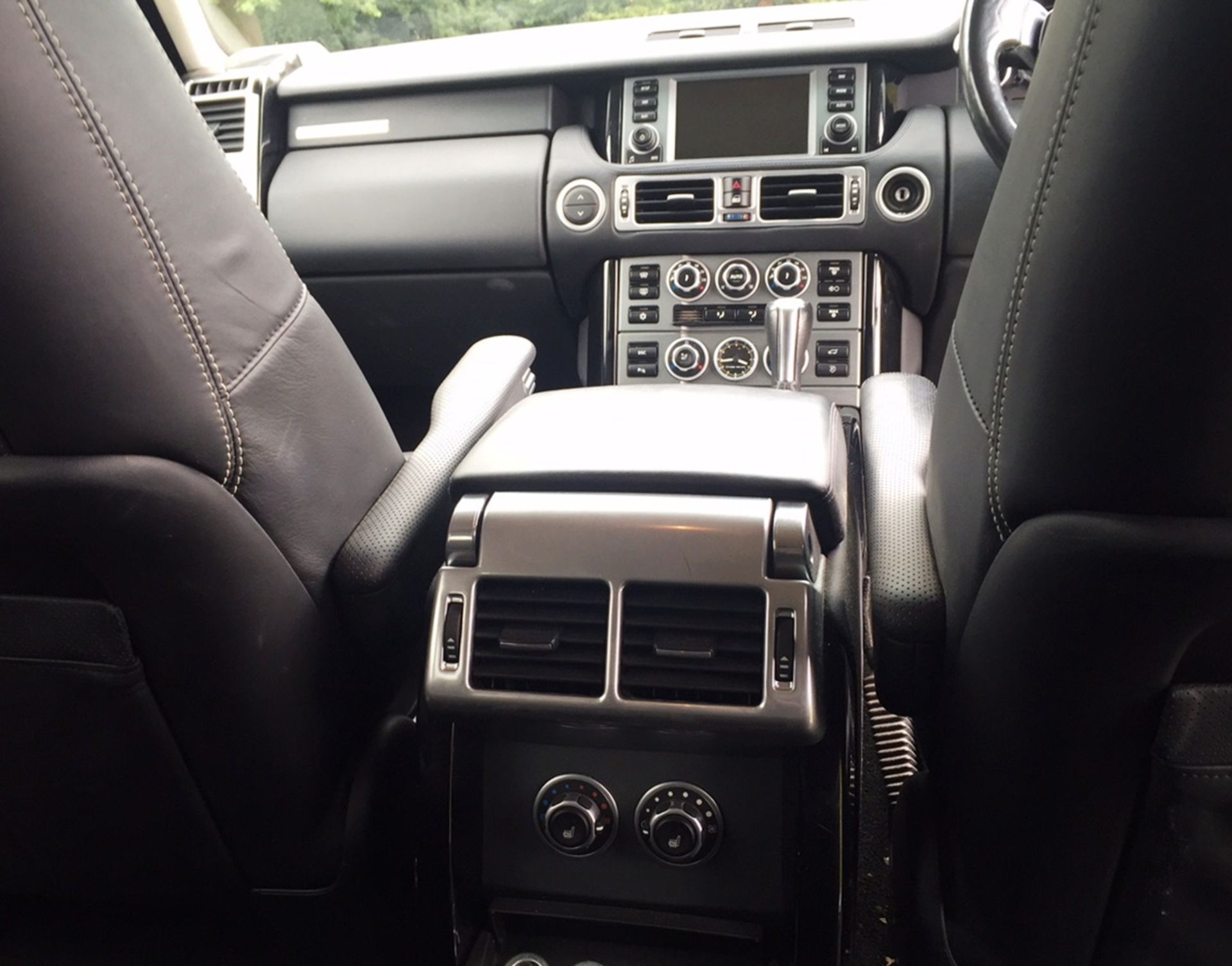 1 x Land Rover Range Rover Autobiography TDV8 A 3.6 Estate - 2008 58 Plate - 109,000 Miles - Black - Image 8 of 27