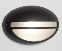1 x Die Cast Aluminium Black IP44 Oval Outdoor Light With Ridged Opal Glass Wb/flush - Ex Display St