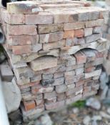 1 x Pallet Of Approx. 300 x Assorted Reclaimed Hand Made Bricks - Brick Dimensions: 22x11x8cm - Ref:
