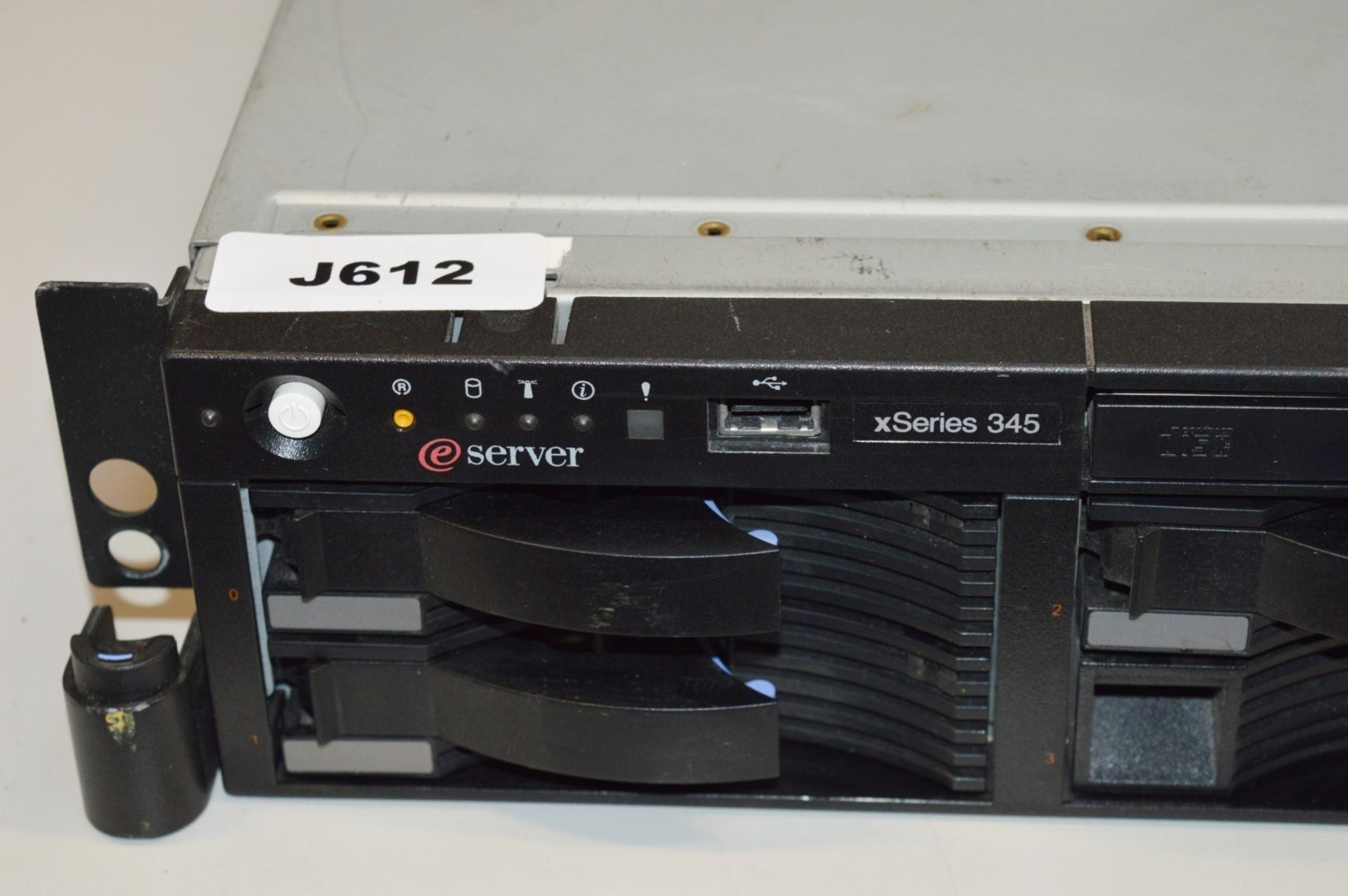 1 x IBM xSeries 345 Server - Includes Dual Xeon Processors, 1gb Ram, Raid Card - Hard Disk Drives - Bild 2 aus 8