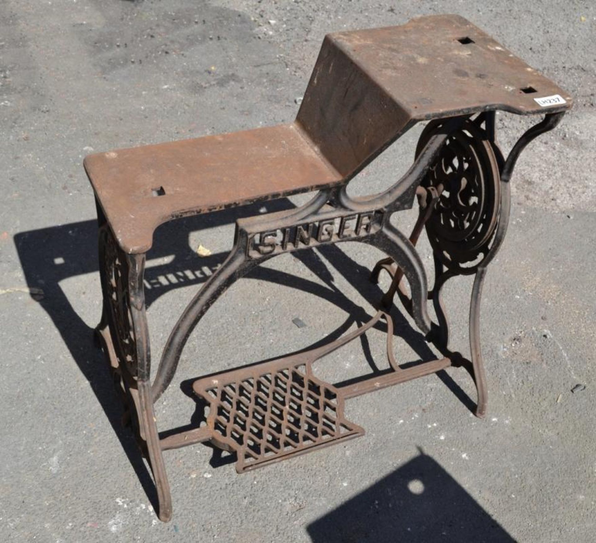 1 x Antique SINGER Cast Iron Sewing Machine Treadle Base - Features Working Peddle And Wheel Motion