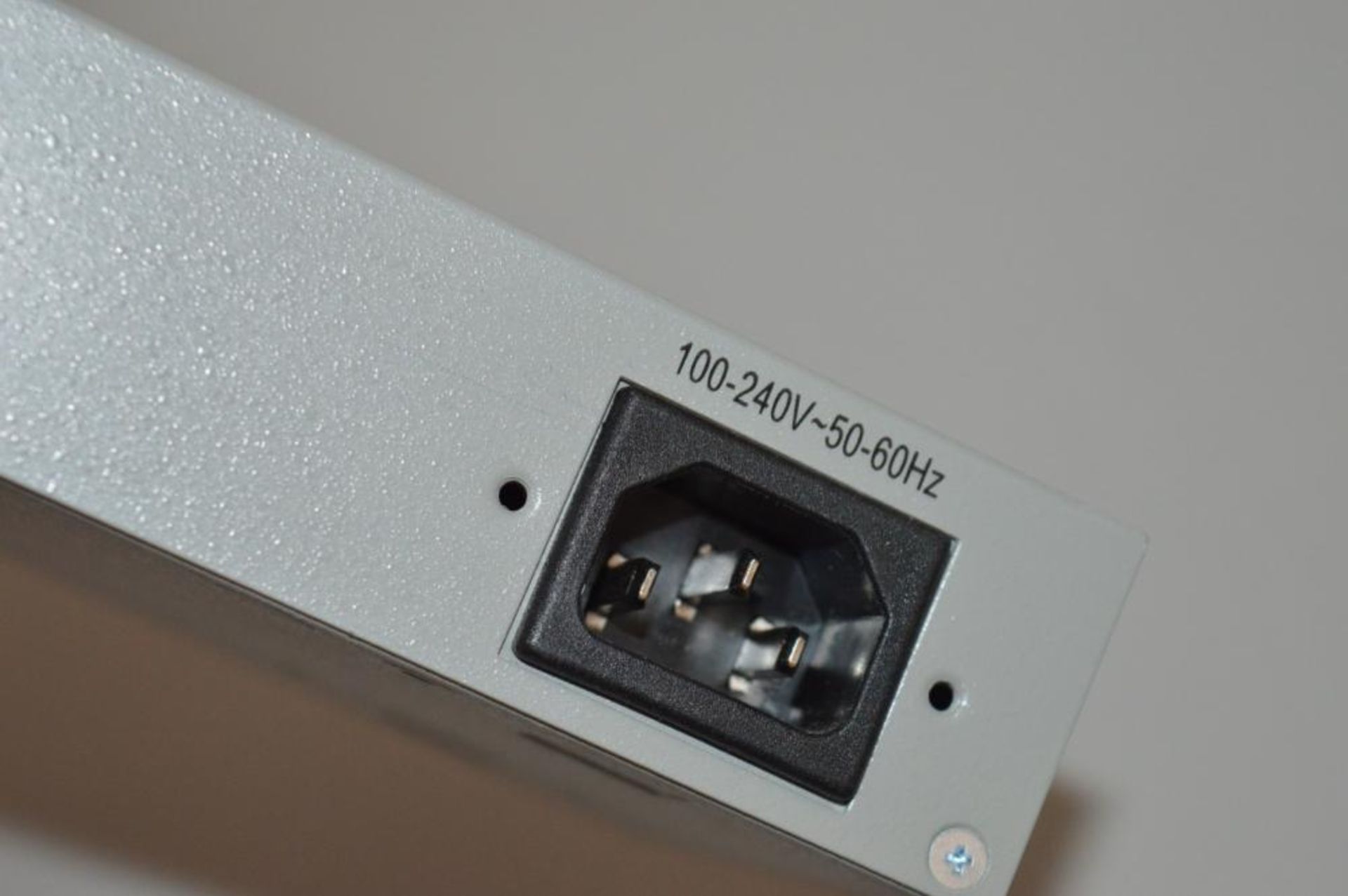 1 x Allied Telesis AT-FS708 Unmanaged Ethernet Switch - CL285 - Ref J736 - Location: Altrincham WA14 - Bild 4 aus 4