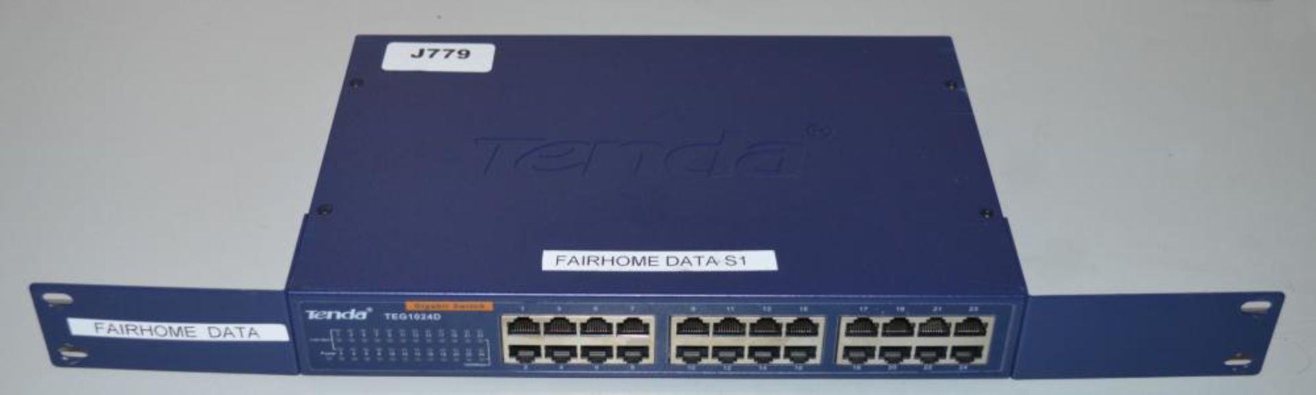 1 x Tenda 24 Port Gigabit Switch - Model TEG1024D - CL249 - Ref J779 - Location: Altrincham WA14