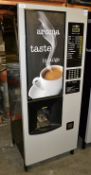 1 x Westomatic Solo Encore LX Hot Drink Vending Machine With Sim Logic - Recently Taken From A