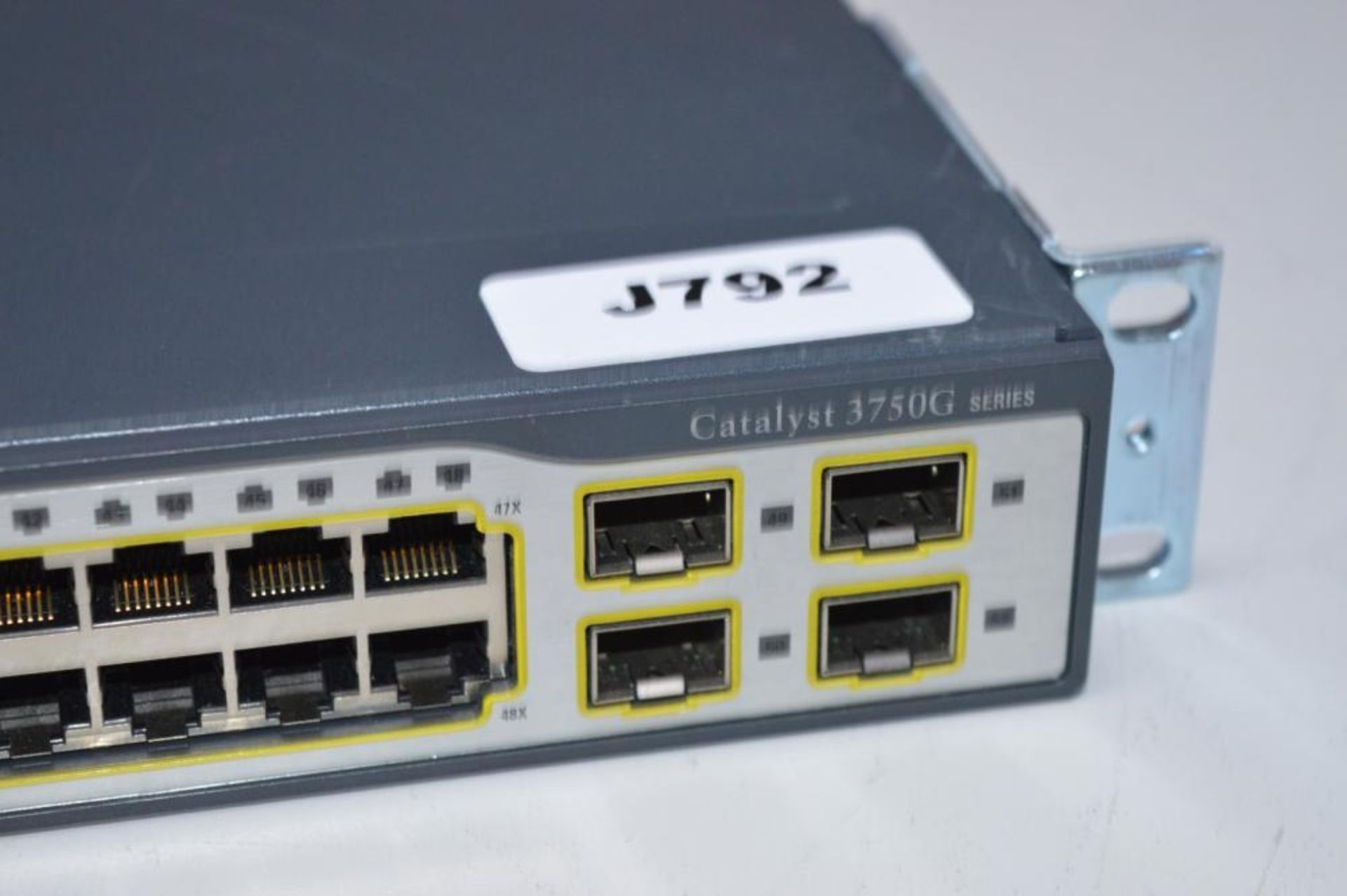 1 x Cisco Catalyst 3750G Series WS-C3750G-48TS 52 Port Network Switch - CL285 - Ref J792 - Location: - Bild 3 aus 5