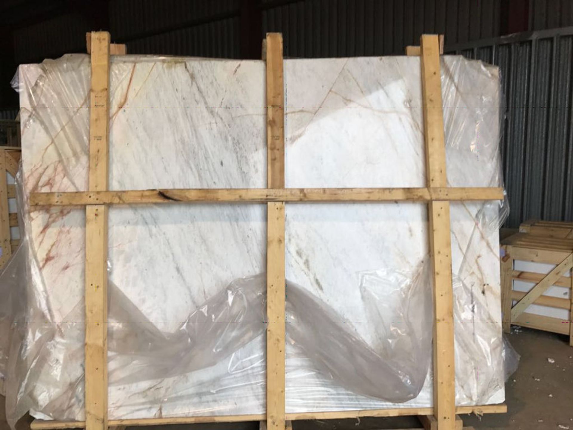 1 x Calacatta Marble Sheet - Approx. 2.5 x 1.5m Each - 20mm Thick - CL312 - Location: