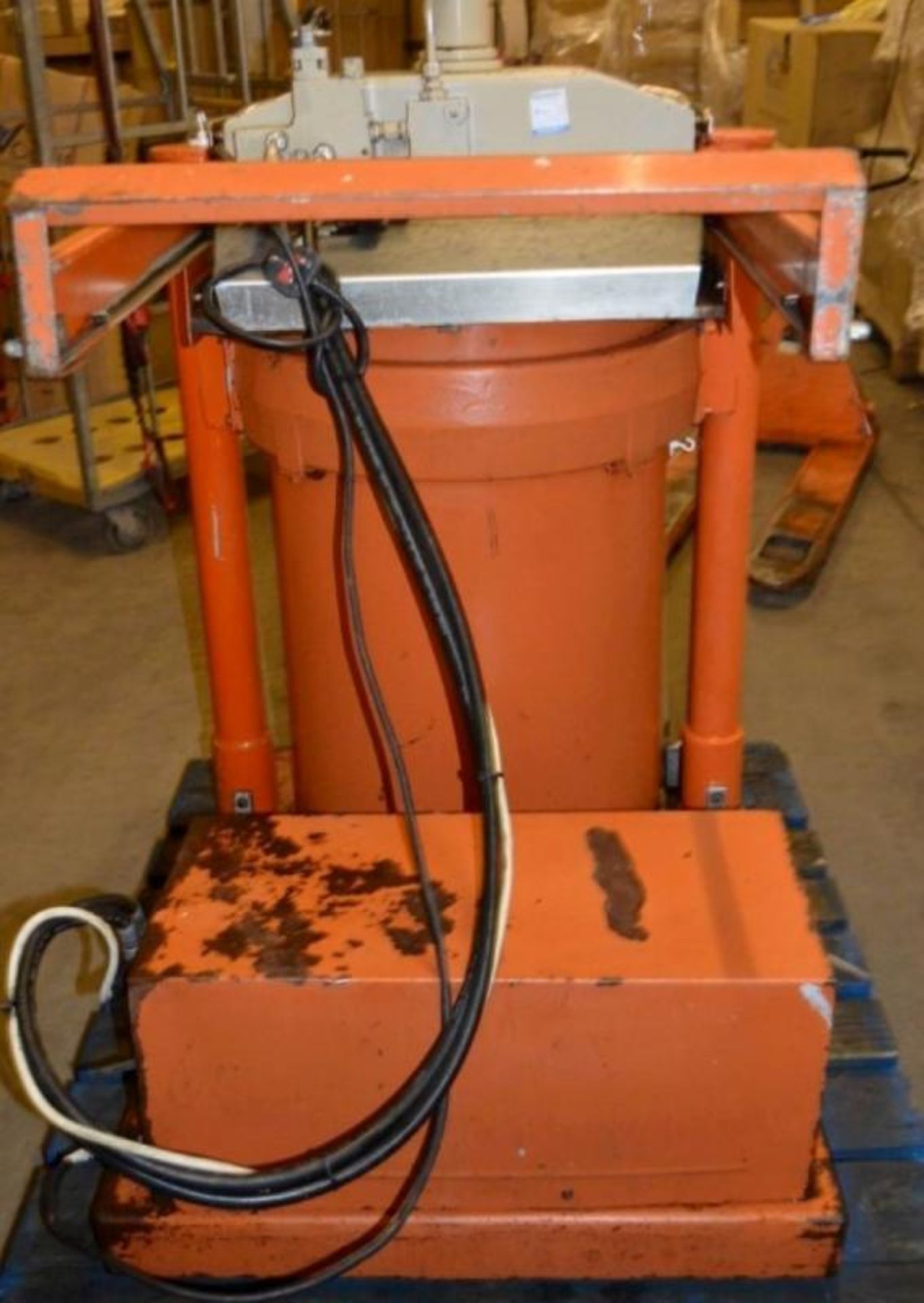 1 x Orwak 5030 Waste Compactor Bailer - Used For Compacting Recyclable or Non-Recyclable Waste - Red - Image 4 of 4