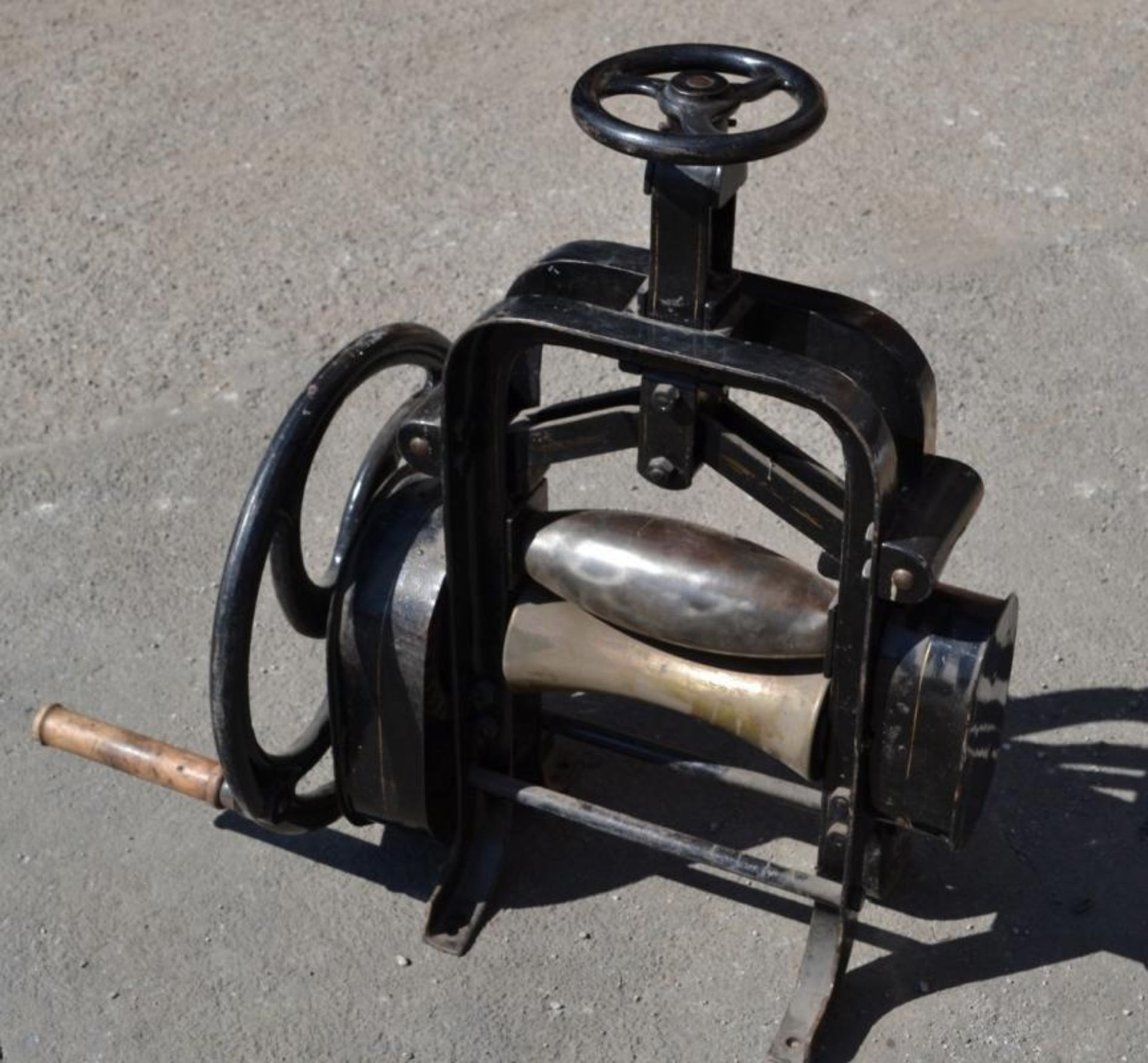 1 x Antique Cast Iron MANGLE Machine - Great Display Piece, Recently Removed From A Major UK Store -