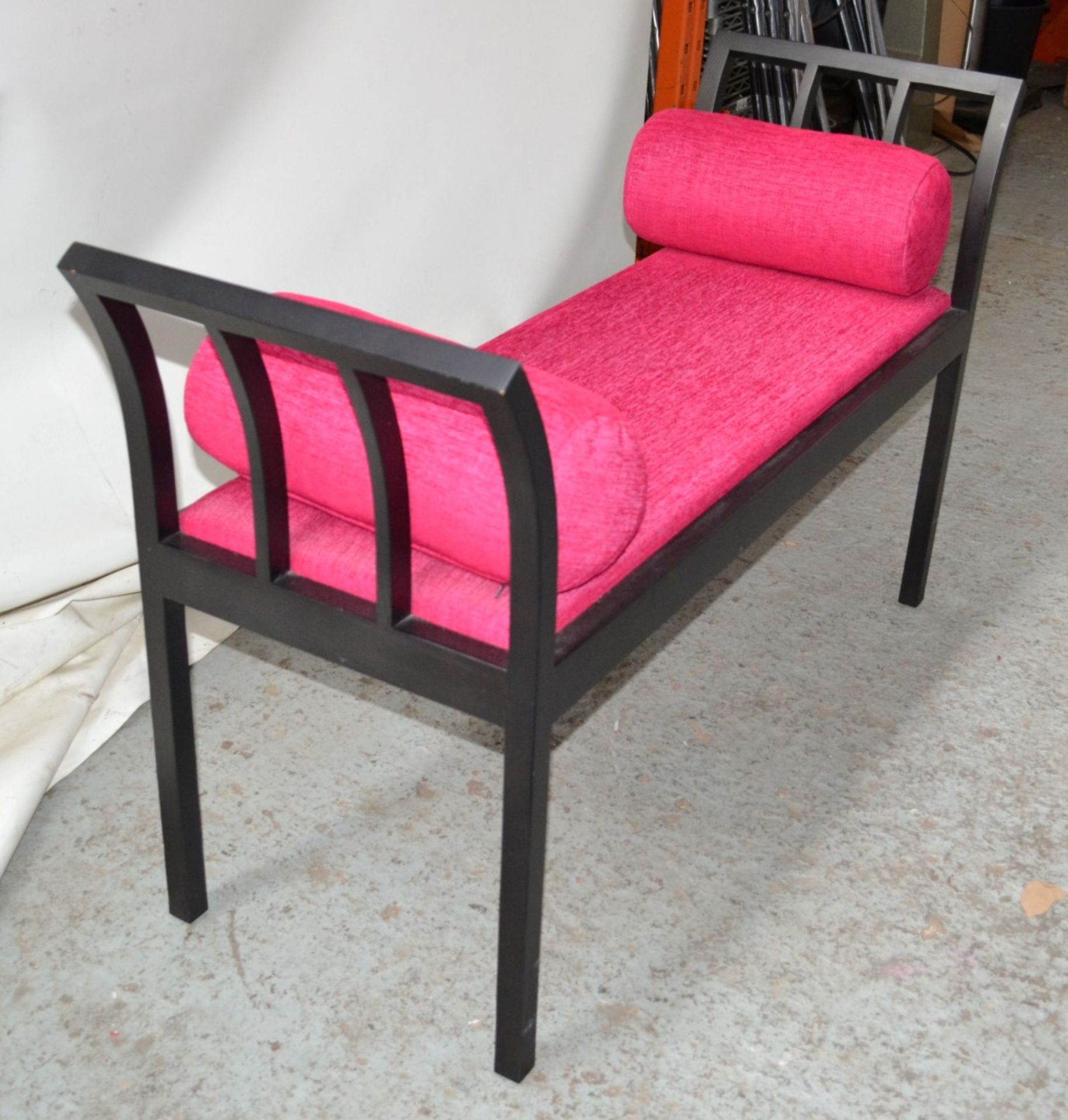 1 x Magenta Upholstered Bedroom Bench with 2 Cushions - CL314 - Location: Altrincham WA14 - *NO VAT - Image 9 of 11