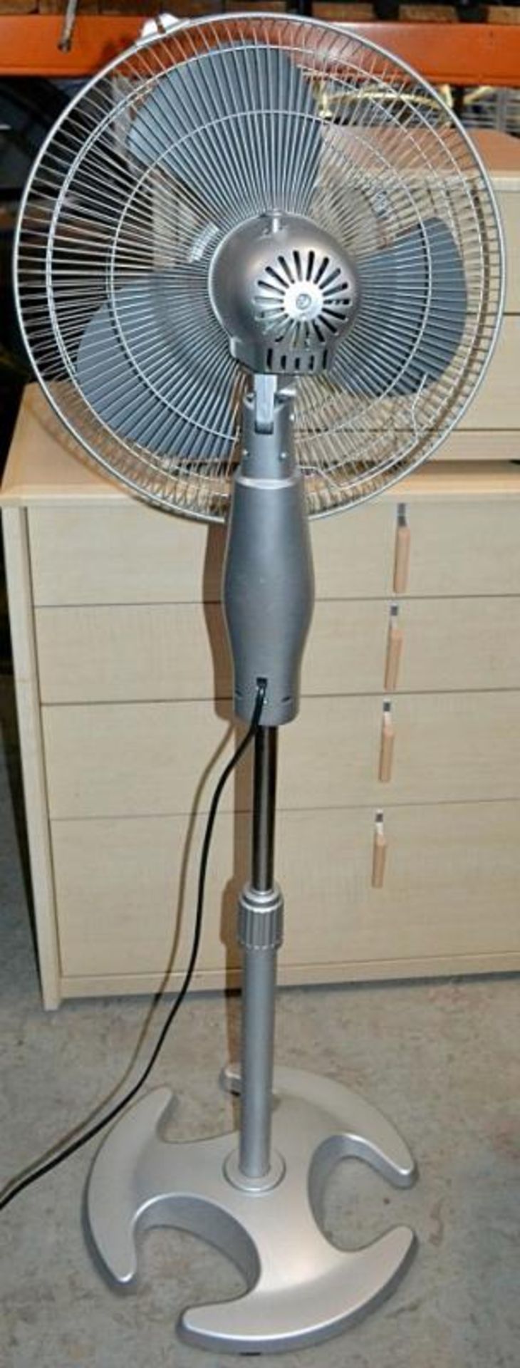 1 x Freestanding Pedestal Fan - Height Adjustable - Ref: MT937 - Used, In Good Working Condition - C - Image 3 of 3