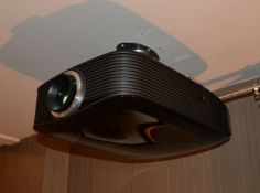 1 x ThemeScene DLP Projector - CL324 - Location: Bowden WA14 - No VAT on the hammerTeste