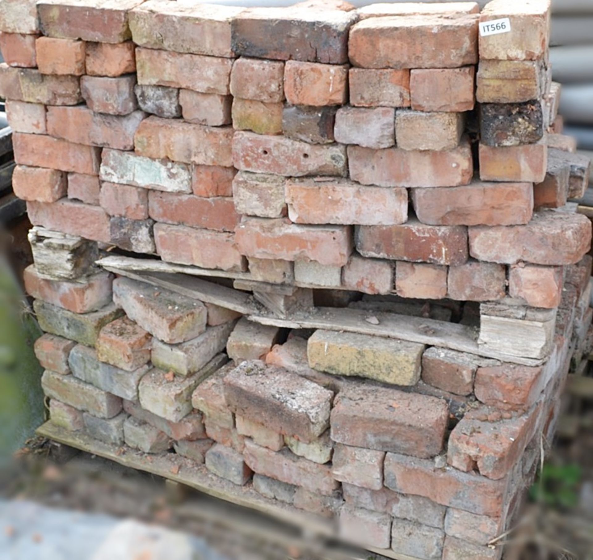Assorted Reclaimed Hand Made Bricks - Approx 180 In Total - Average Dimensions: 22x11x7.5cm - Ref: