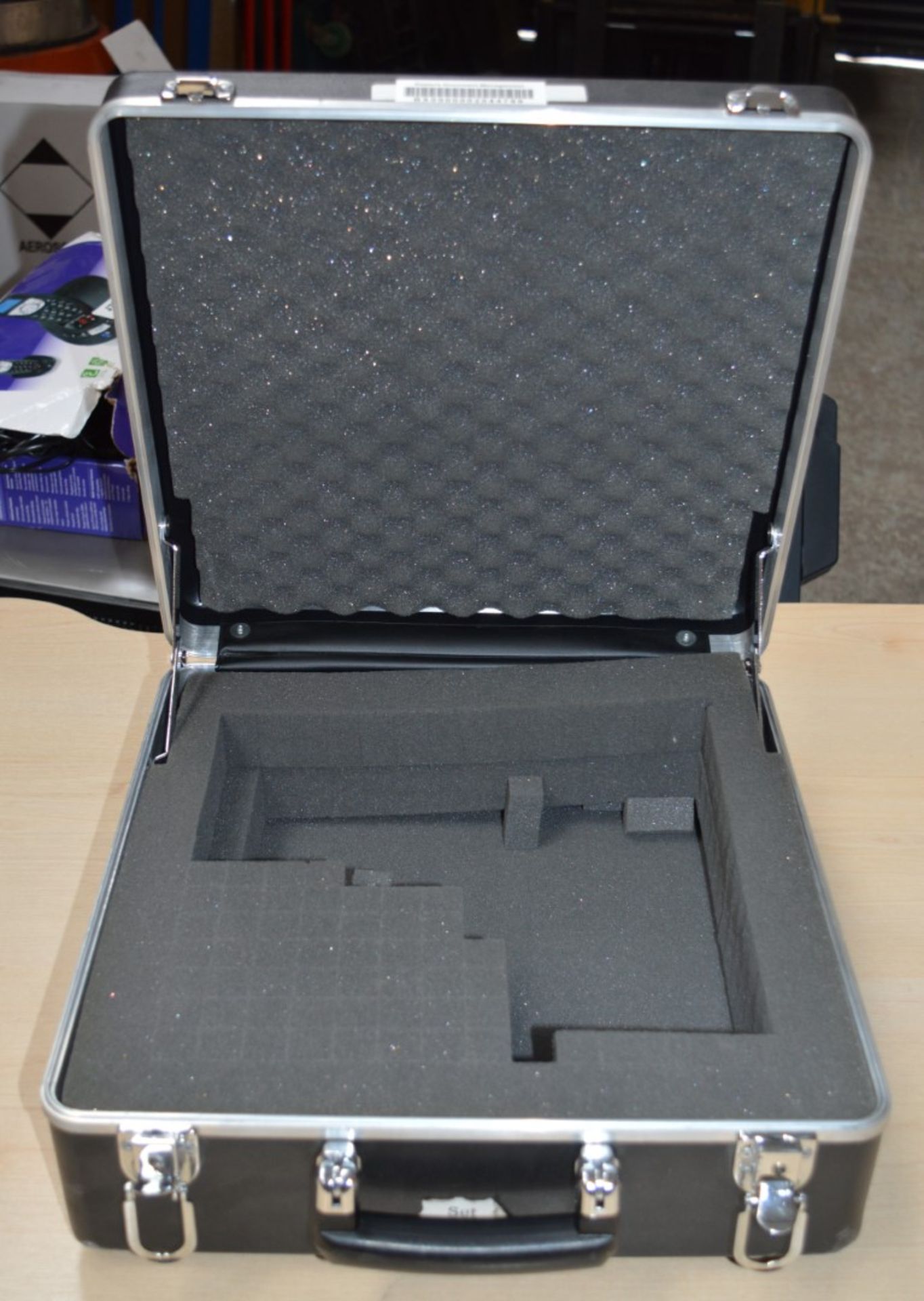 1 x Hard Shell Data Cassette Carry Case - 36 x 36 x 16 cms - CL285 - Ref J727 - Location: Altrincham - Image 2 of 2