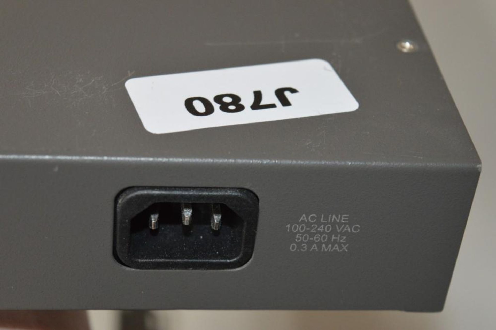 1 x DLink 10/100 16 Port Fast Ethernet Switch - Model DES-1016R+ - CL249 - Ref J780 - Location: Altr - Image 2 of 4