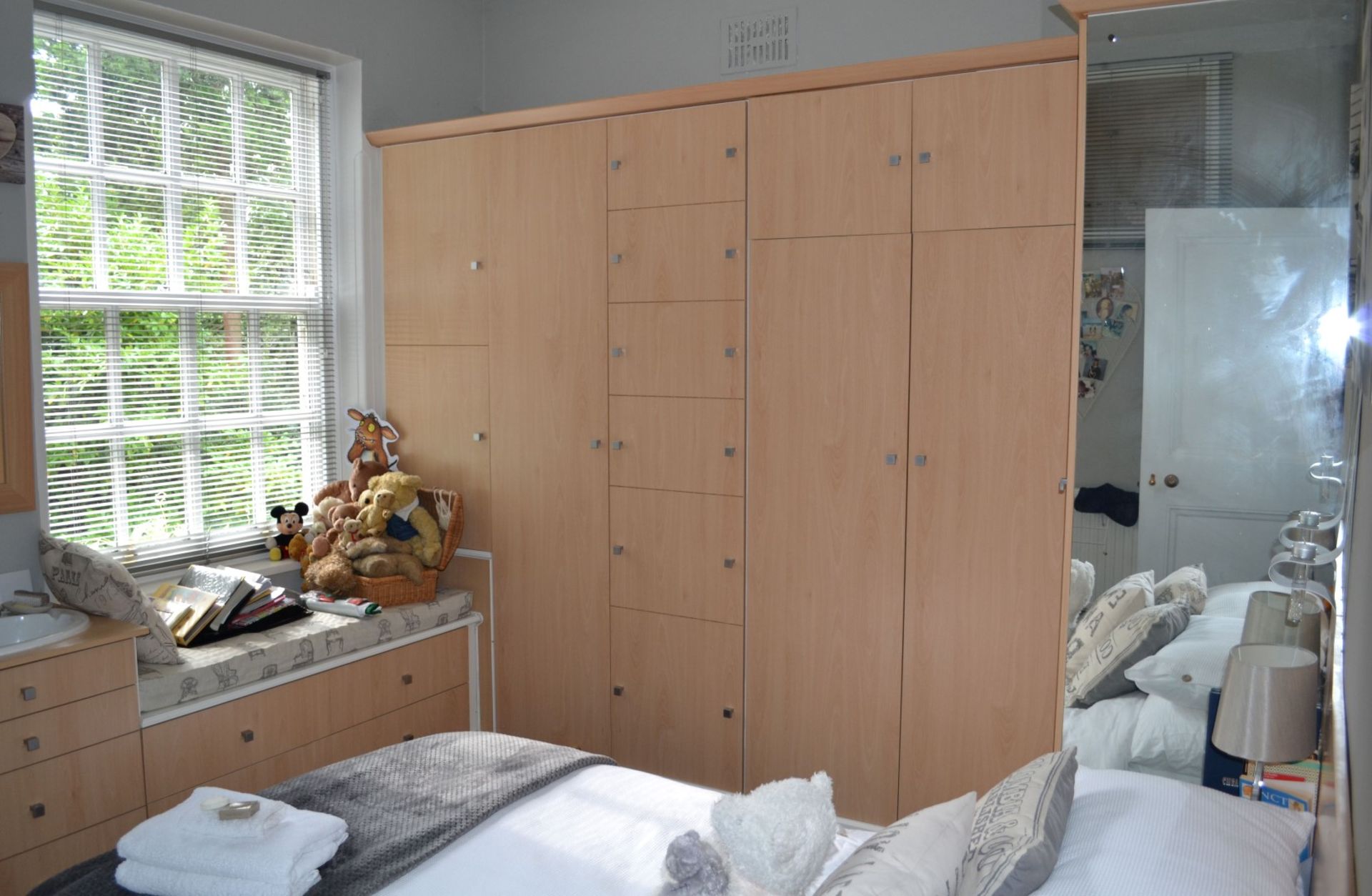 1 x Fitted Bedroom including Bed, Wardrobes and Sink Unit - CL321 - Location: Bramhall SK7 - *NO VAT - Image 3 of 11