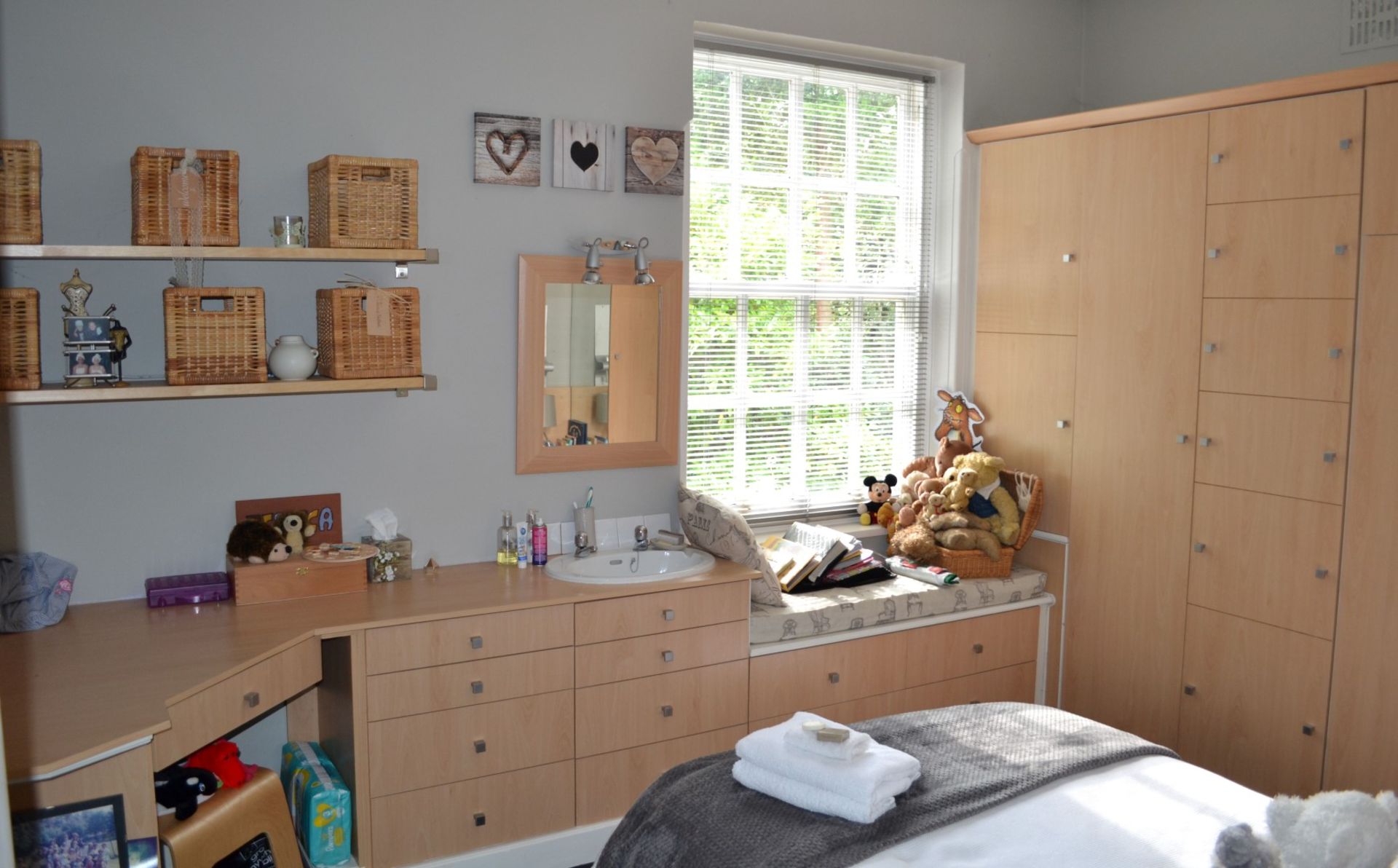 1 x Fitted Bedroom including Bed, Wardrobes and Sink Unit - CL321 - Location: Bramhall SK7 - *NO VAT - Image 7 of 11