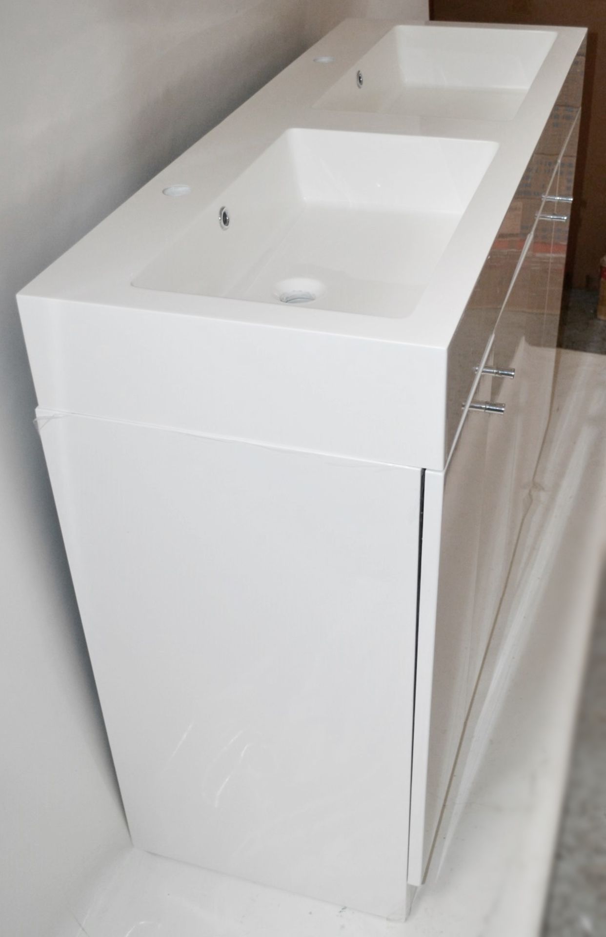 1 x Gloss White 1200mm 4-Door Double Basin Freestanding Bathroom Cabinet - CL307 - Total RRP £807.00 - Image 4 of 9