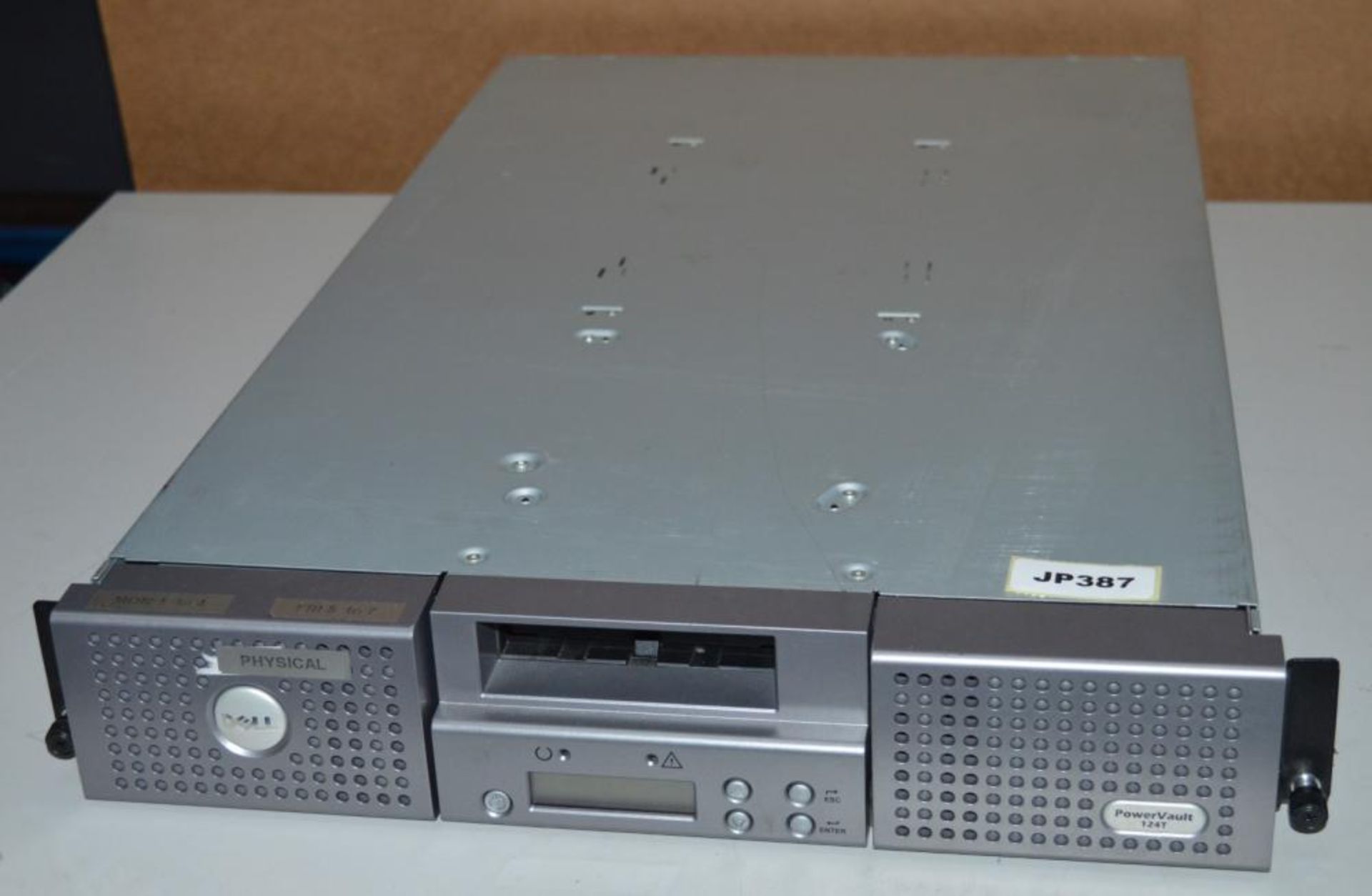 1 x Dell PowerVault 124T 2U Rack Mount Tape Drive Enclosure - Image 2 of 7