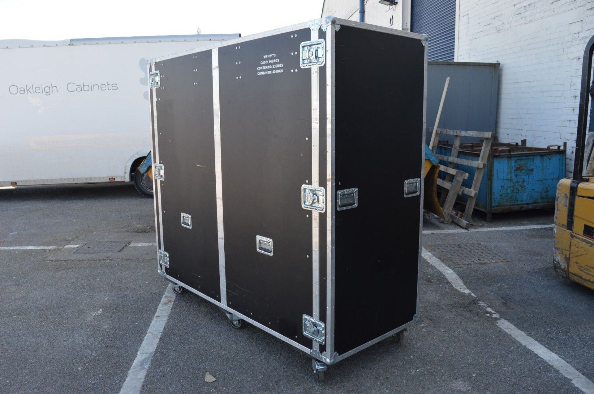 1 x Large Flight Case With Castors and Ramp For Easy Loading - H188 x W200 x D79 cms - CL011 - - Image 10 of 11